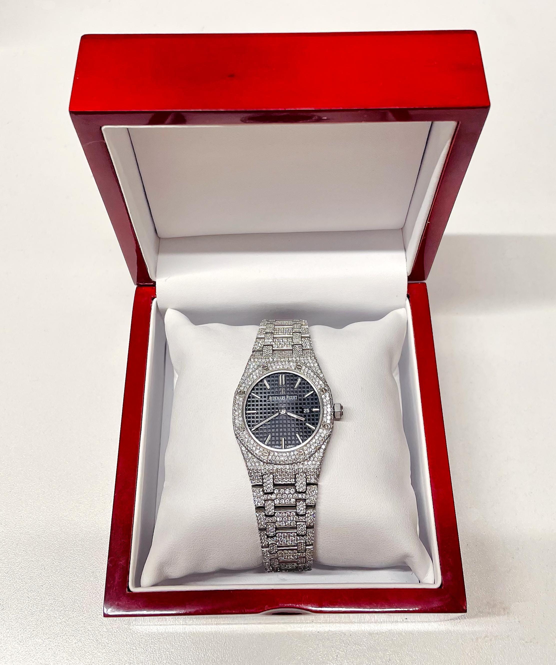 Taille ronde Audemars Piguet Montre Royal Oak avec cadran en acier inoxydable et diamants de 1750 carats ! en vente