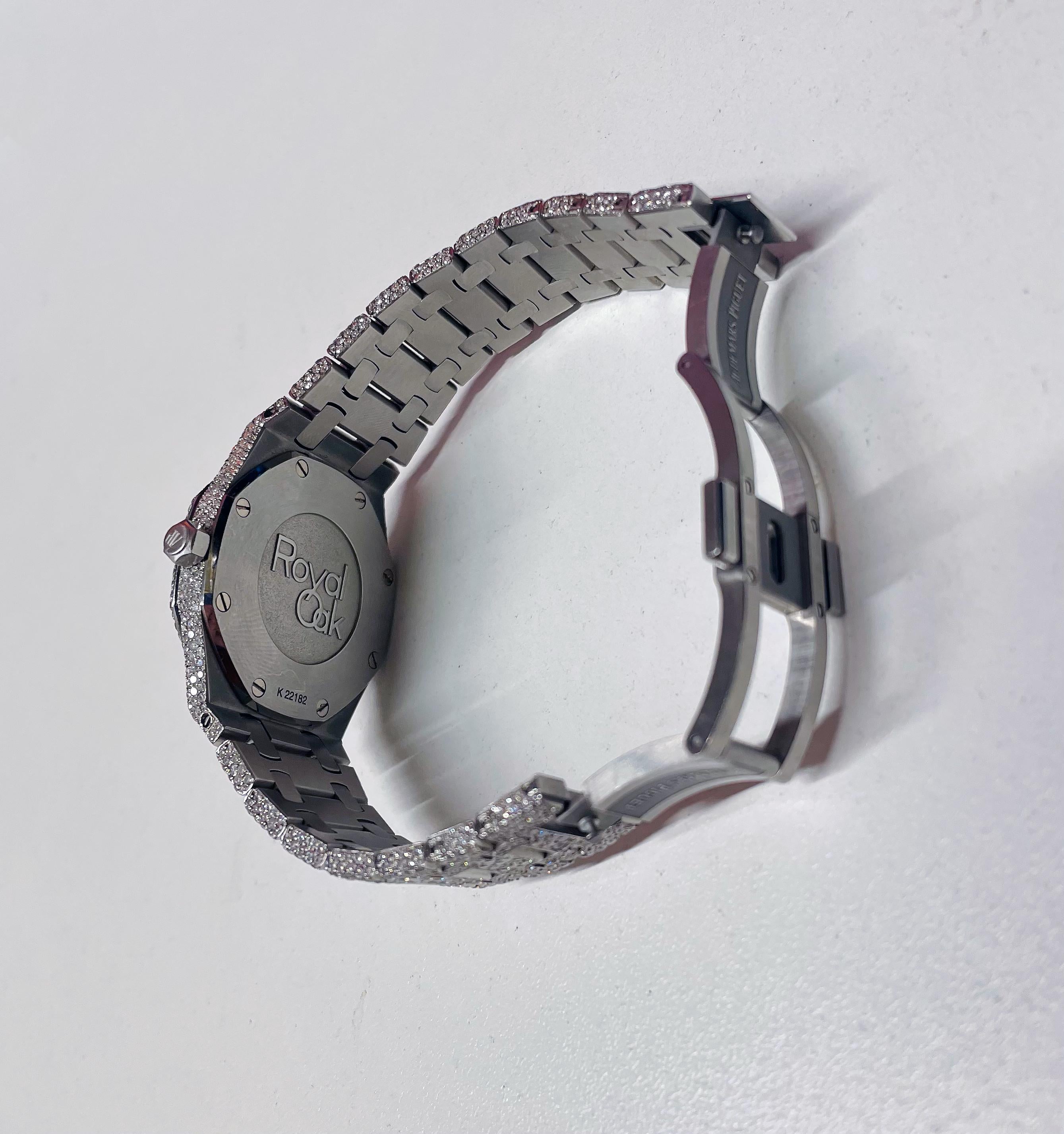 Audemars Piguet Montre Royal Oak avec cadran en acier inoxydable et diamants de 1750 carats ! Bon état - En vente à New York, NY