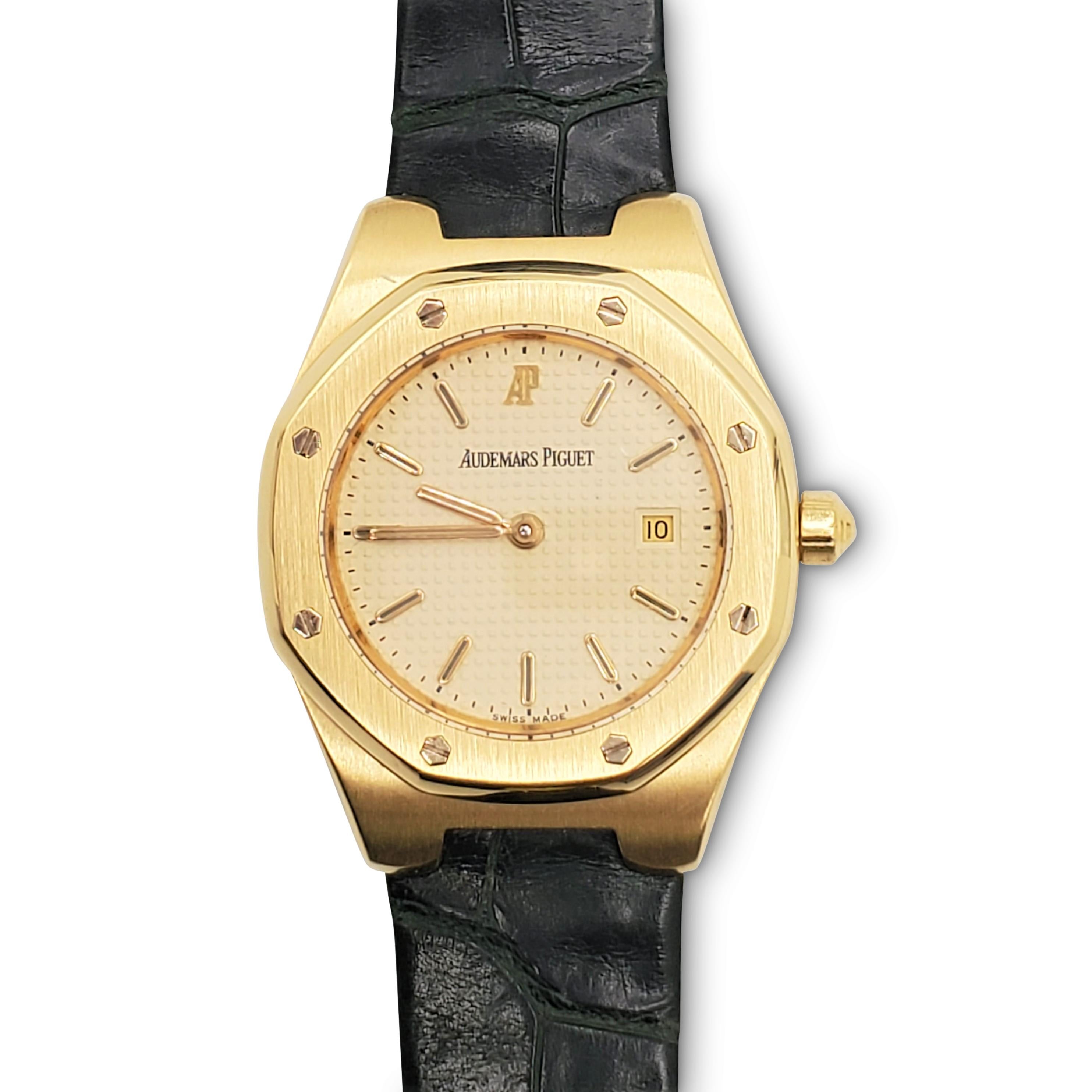 Audemars Piguet Montre « Royal Oak » à bracelet en cuir et or jaune Excellent état à New York, NY