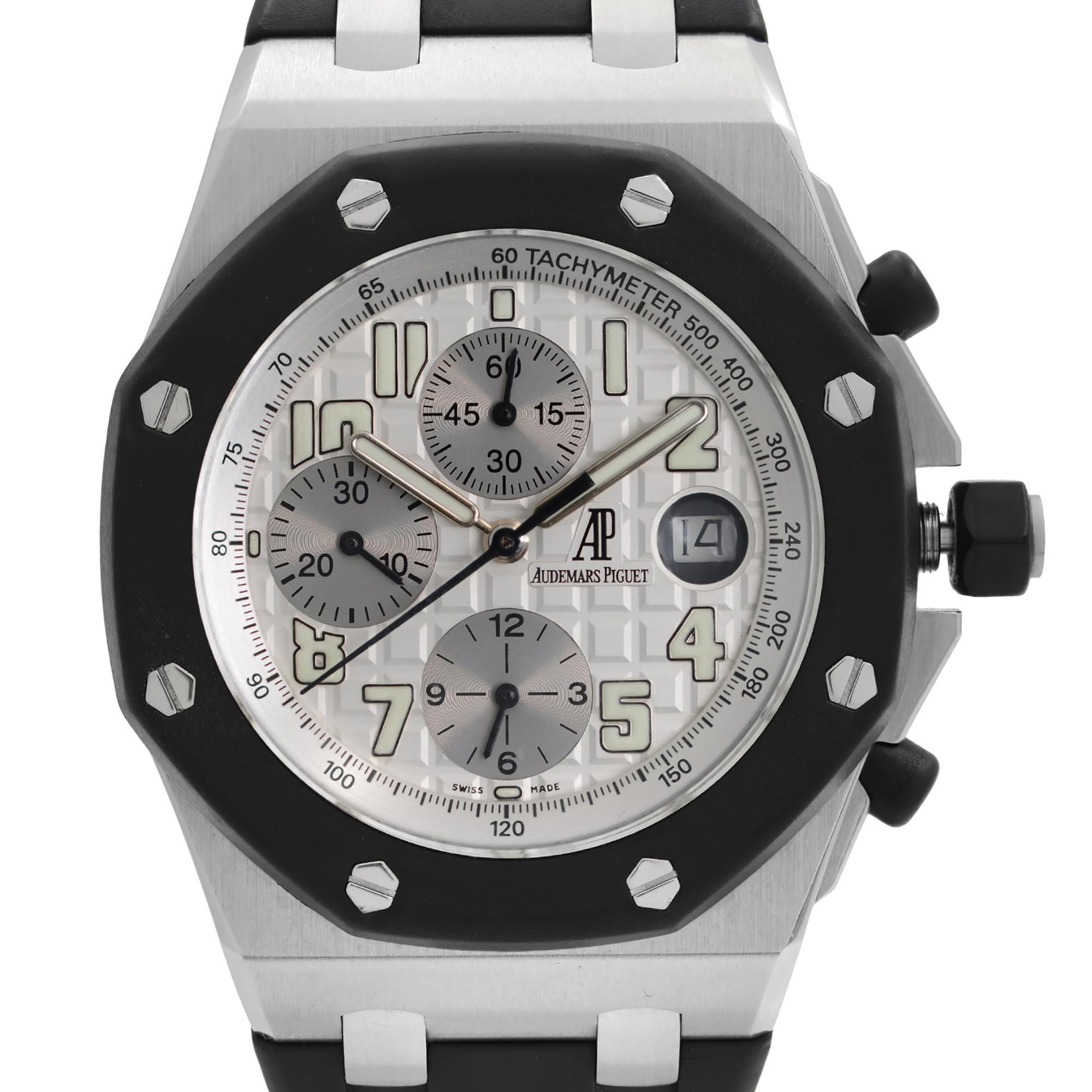 Pre-owned Audemars Piguet Royal Oak Offshore 42mm Rubberclad Steel Chronograph Silver Dial Automatic Men's Watch25940SK.OO.D002CA.02. This Beautiful Timepiece is Powered by Mechanical (Automatic) Movement Features: Stainless Steel Case with a Black