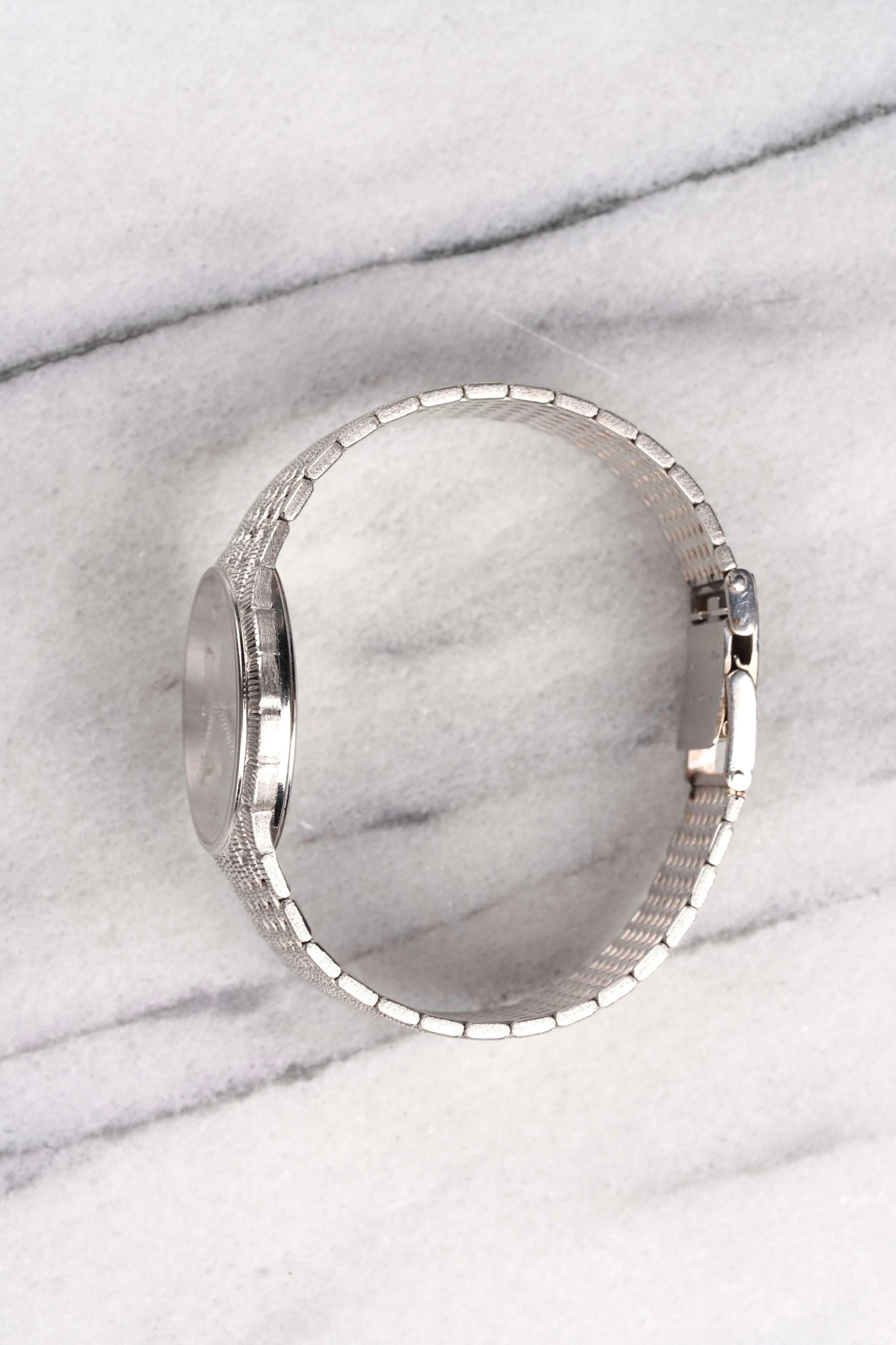 Montre Audemars Piguet en or 18 carats avec cadran en diamants, années 1970 Bon état - En vente à New York, NY
