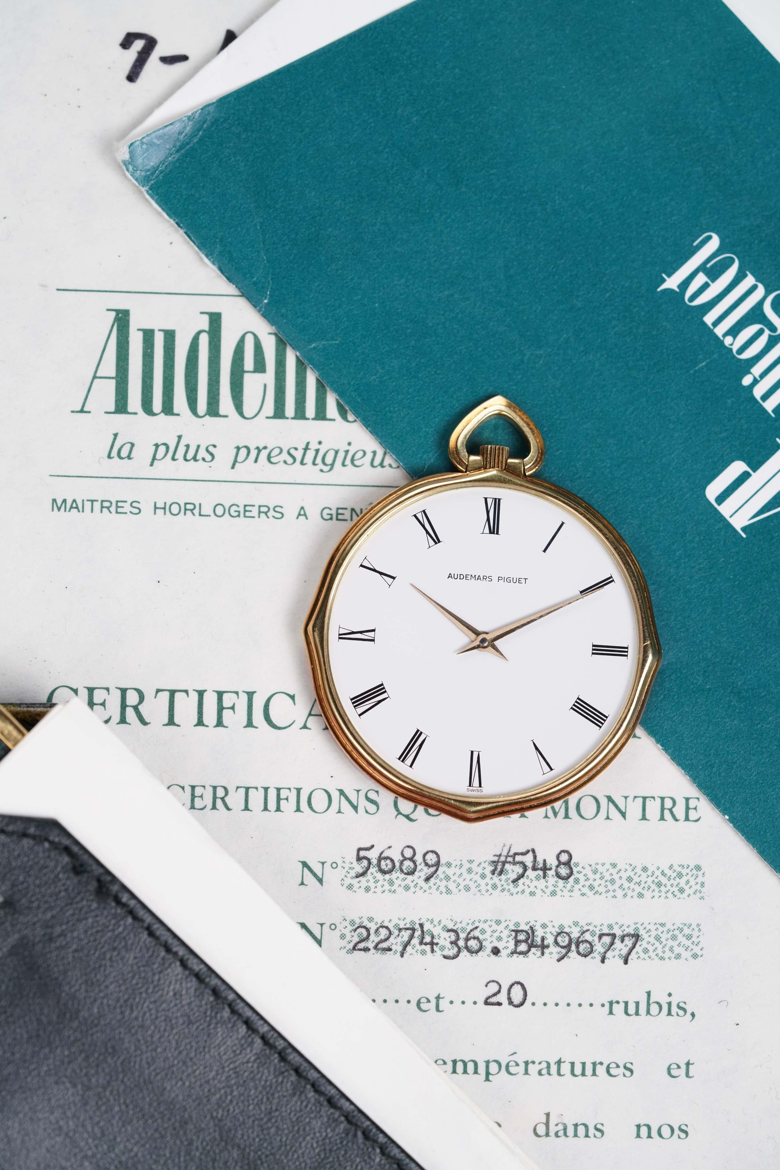 Women's or Men's Audemars Piguet White Roman Dial Watch in 18K Yellow Gold, 1980s For Sale