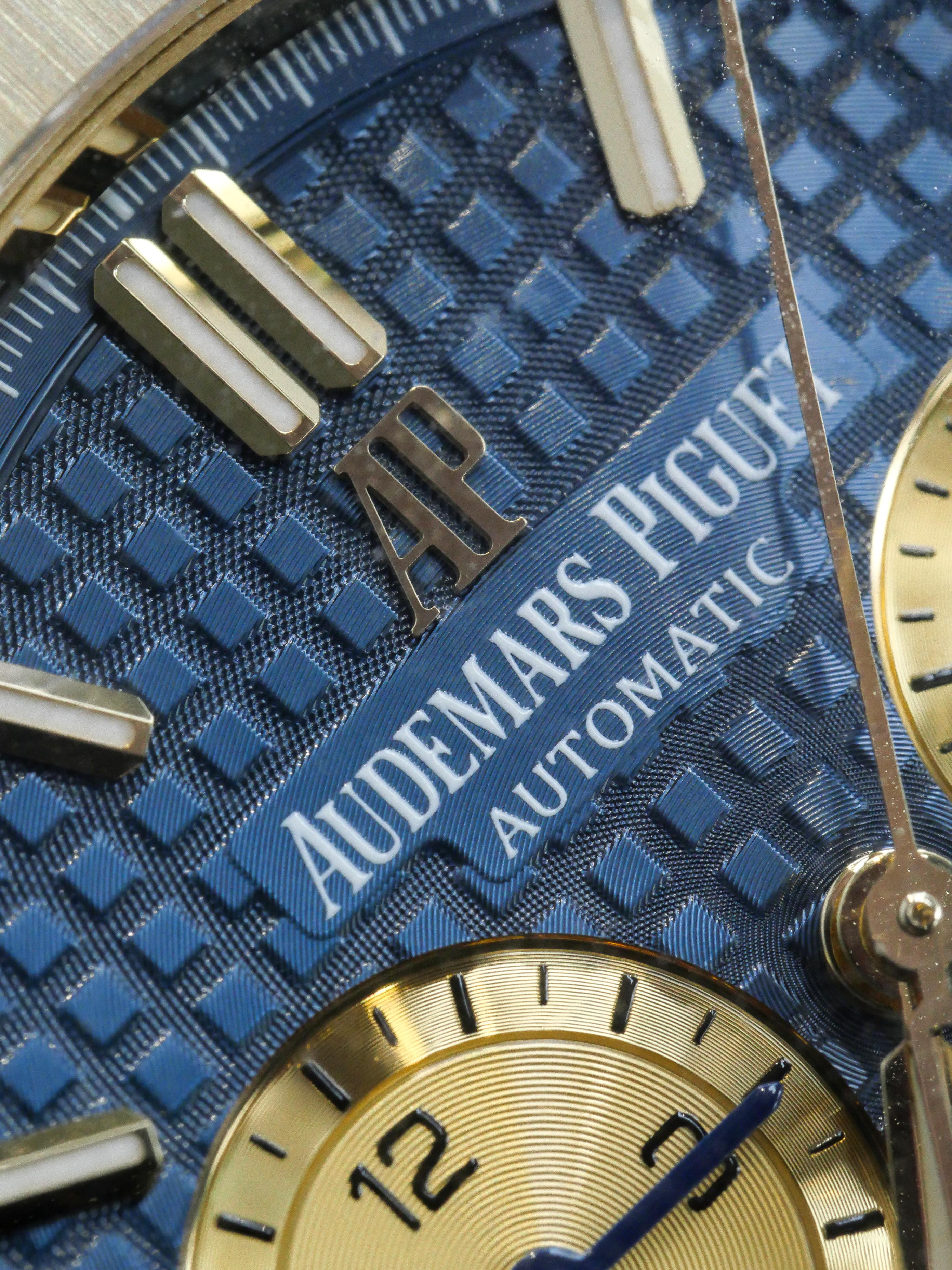 Audemars Piguet Yellow Gold Royal Oak Blue Dial Chronograph Automatic Wristwatch For Sale 4