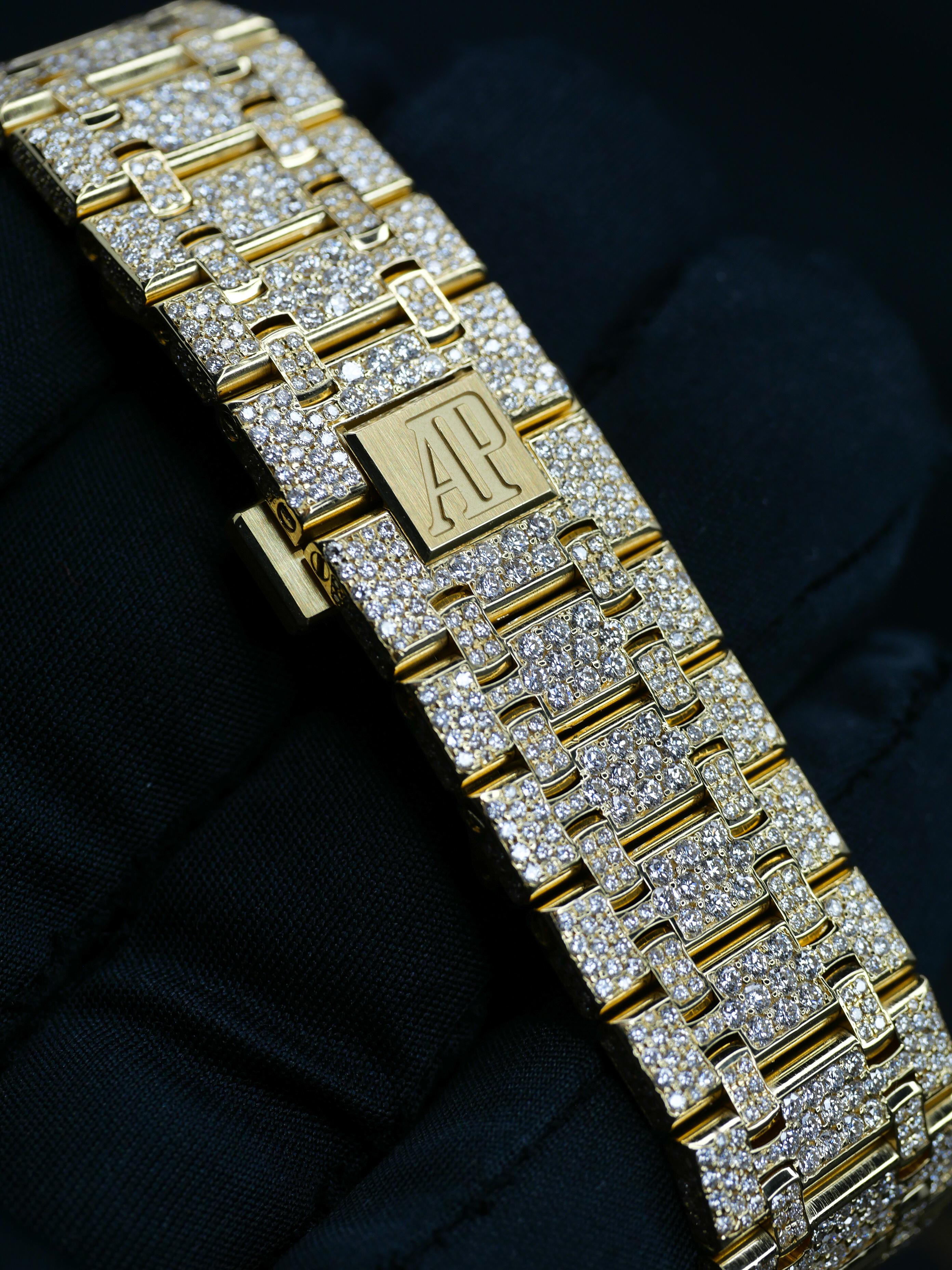 Audemars Piguet Yellow Gold Royal Oak Chronograph Self-Winding Wristwatch For Sale 11