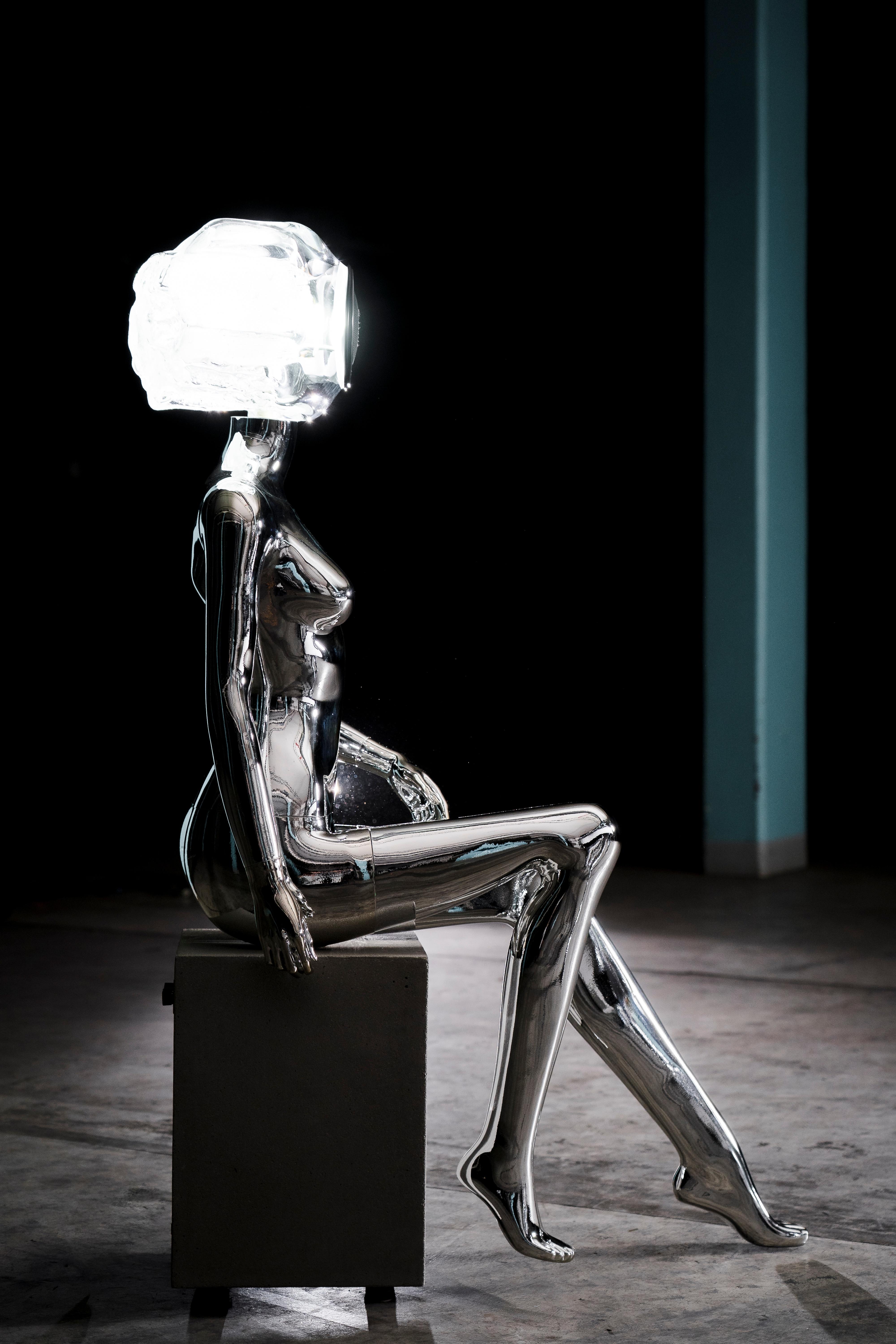 Scandinavian Modern Audiomus Female -Design Glass Ball speaker with built-In subwoofer and amplifier For Sale