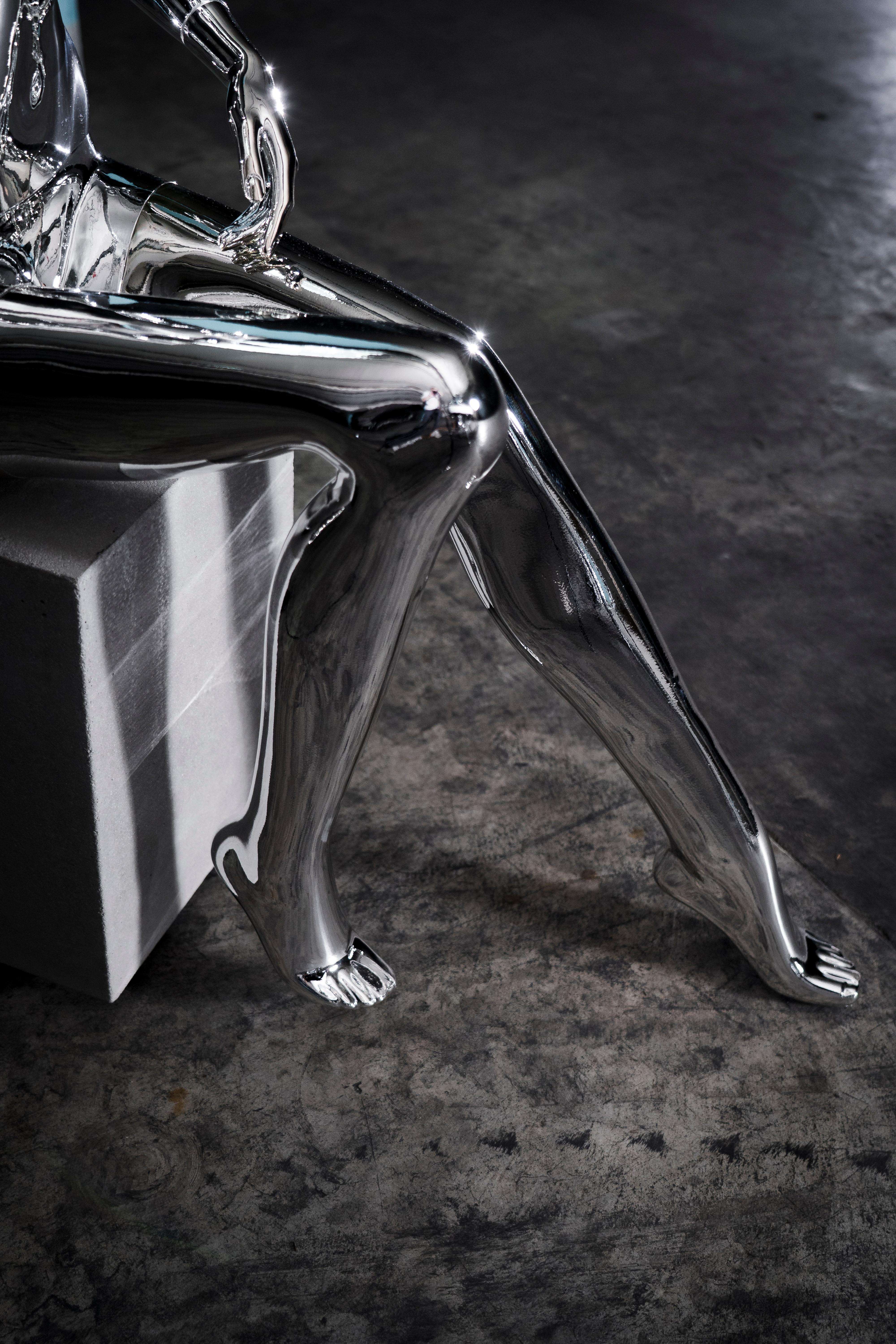 Danish Audiomus Female -Design Glass Ball speaker with built-In subwoofer and amplifier For Sale