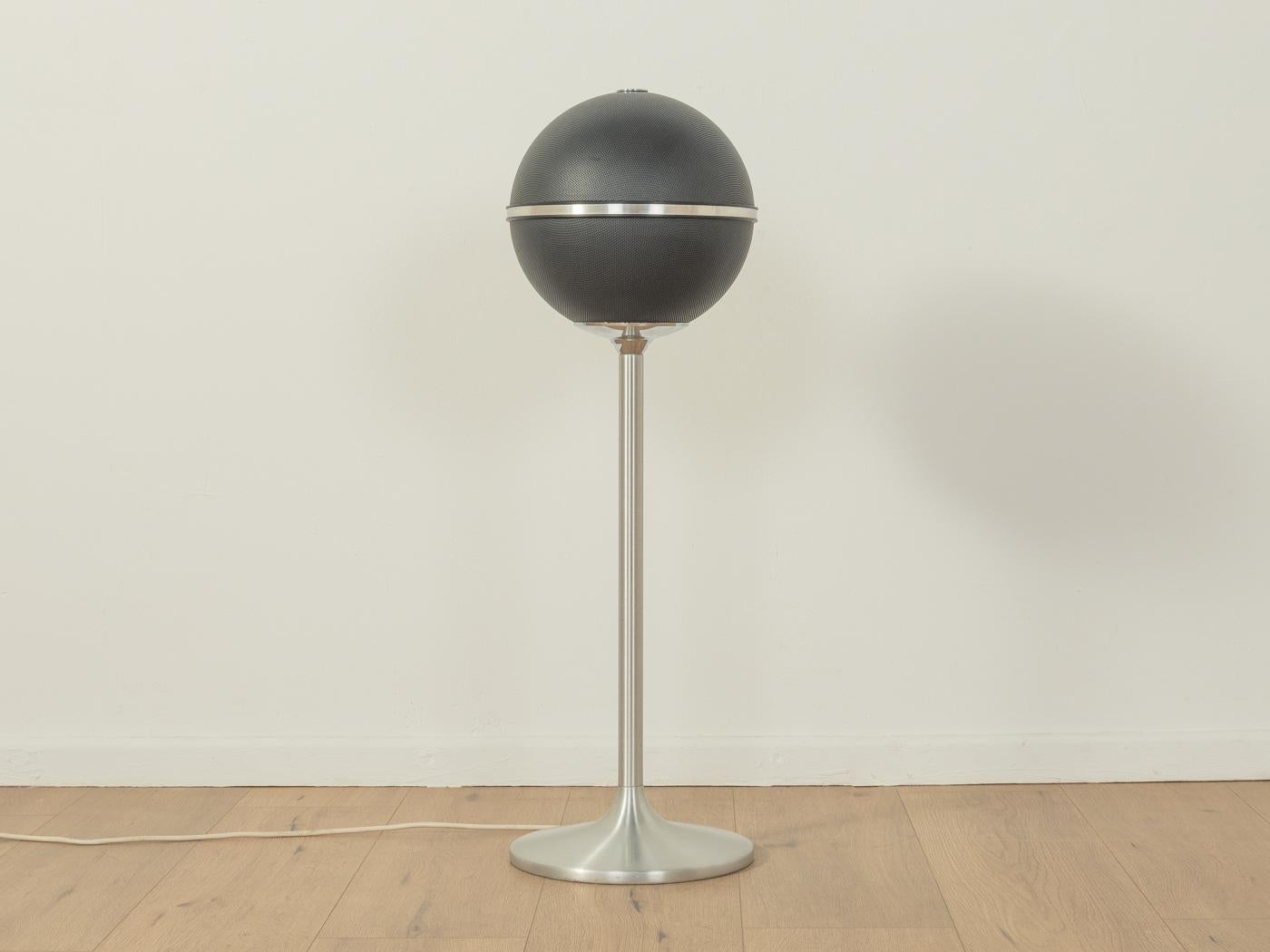 AUDIORAMA 4000 spherical speakers from the 1970s in black with brushed stainless steel stand. Made in Germany, manufacturer: Grundig.

The individual components have been tested and cleaned by a specialist workshop. Defective parts have been