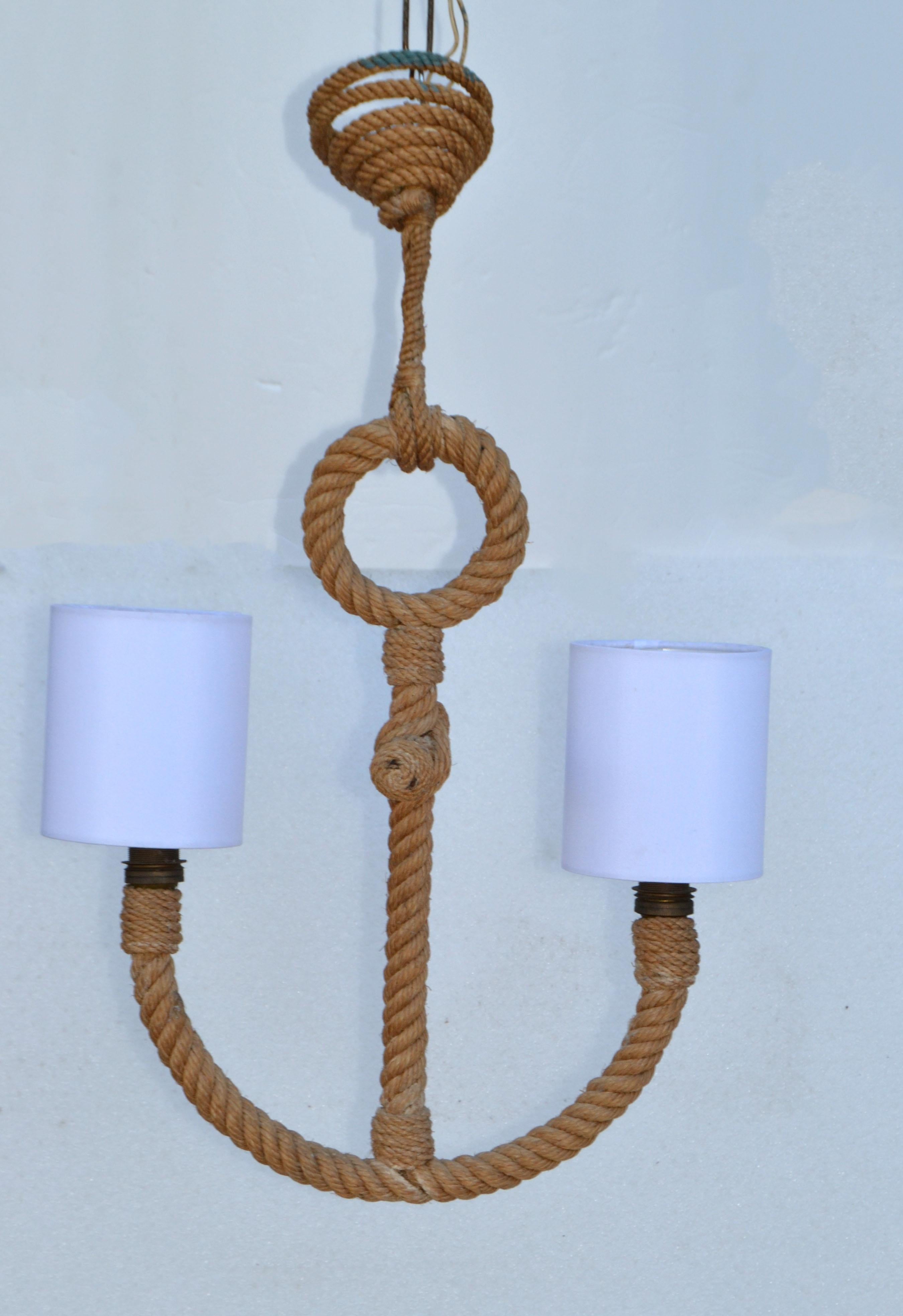 Audoux Minet 2-Licht-Kronleuchter, handgewebt, französisch, Seil, nautisches Anker-Design  (Mitte des 20. Jahrhunderts) im Angebot