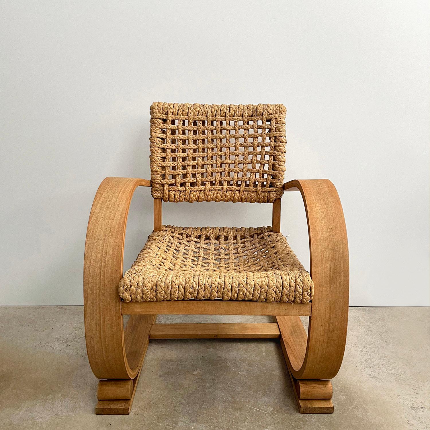 Adrien Audoux & Frida Minet Cantilevered Bentwood Lounge Chairs
France, circa 1950’s
Manufactured by Vibo Vesou
Iconic and timeless classic design that only gets better with age
Cantilevered bentwood frames with intricately woven rope backrests and
