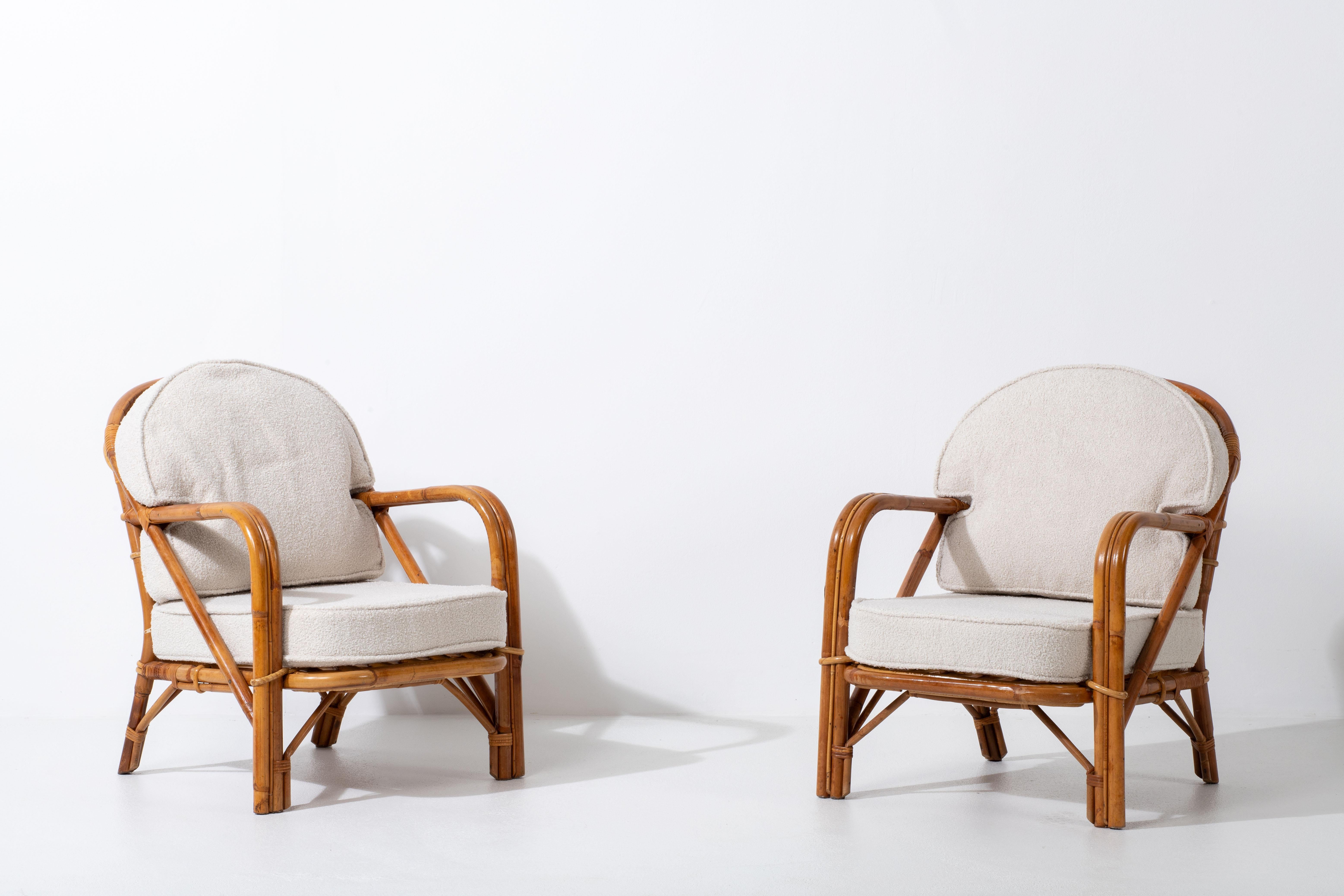 Mid-Century Modern Audoux-Minet Rattan Armchair Set - Bouclé fabric - France 1960 For Sale