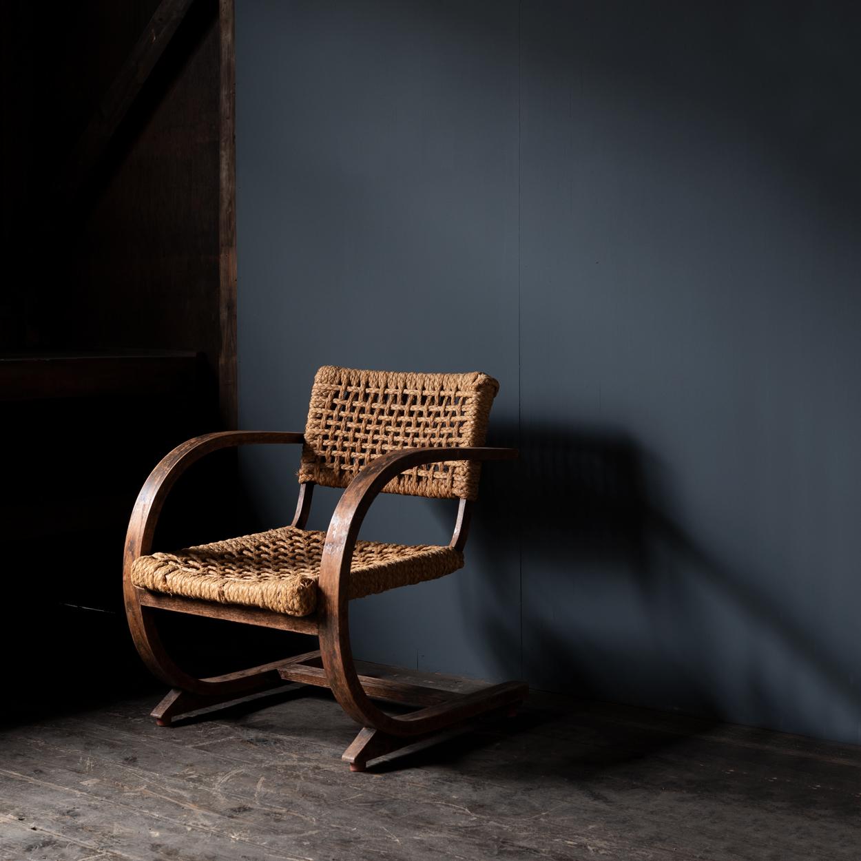 Rope armchair for Vibo Vesoul designed by Adrien Audoux and Frida Minet in 1950s.
The back and the seat were rewoven.