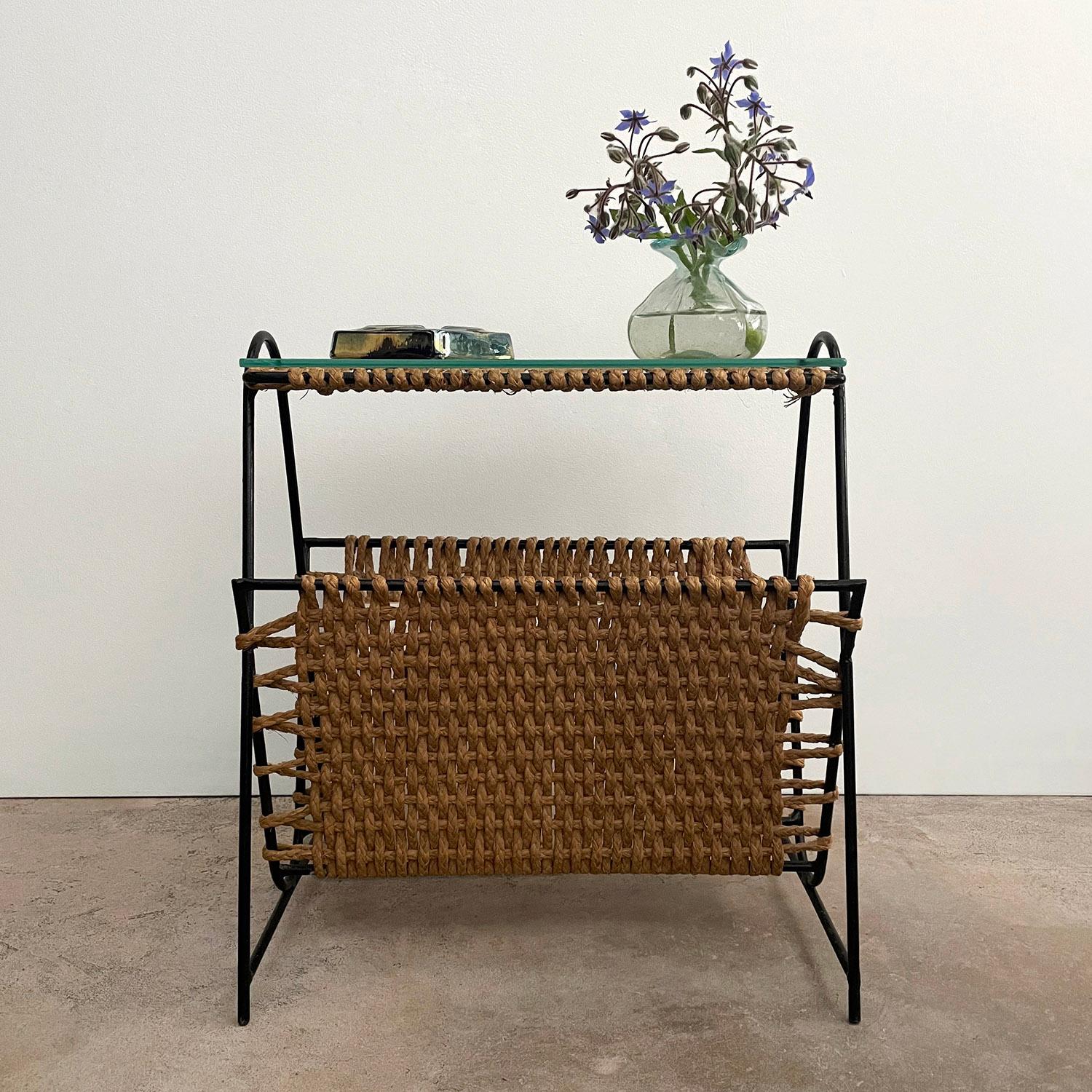 Audoux Minet Rope & Iron Magazine Side Table  In Good Condition For Sale In Los Angeles, CA