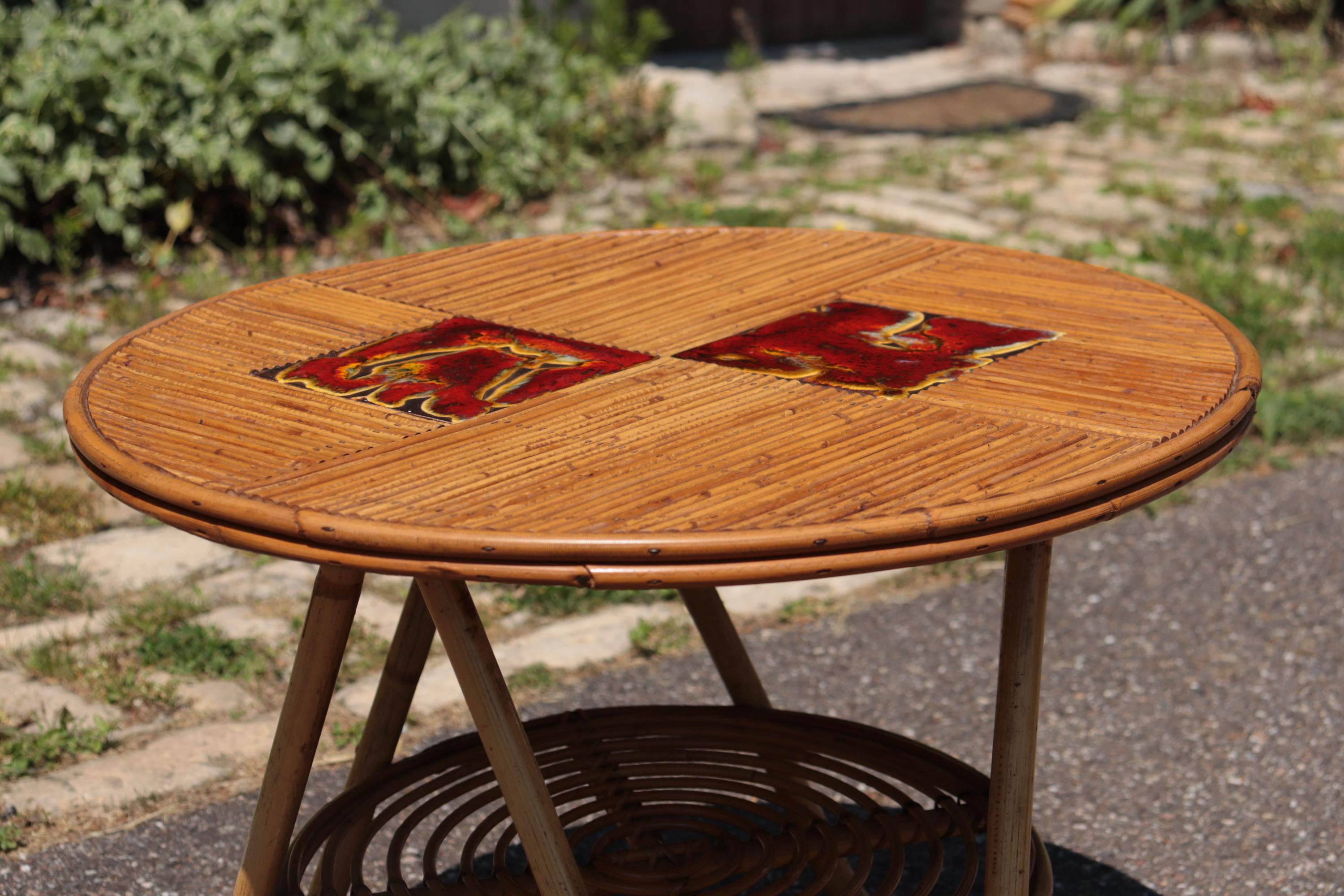 Français Audoux Minnet Coffee Table In Rattan And Ceramic en vente