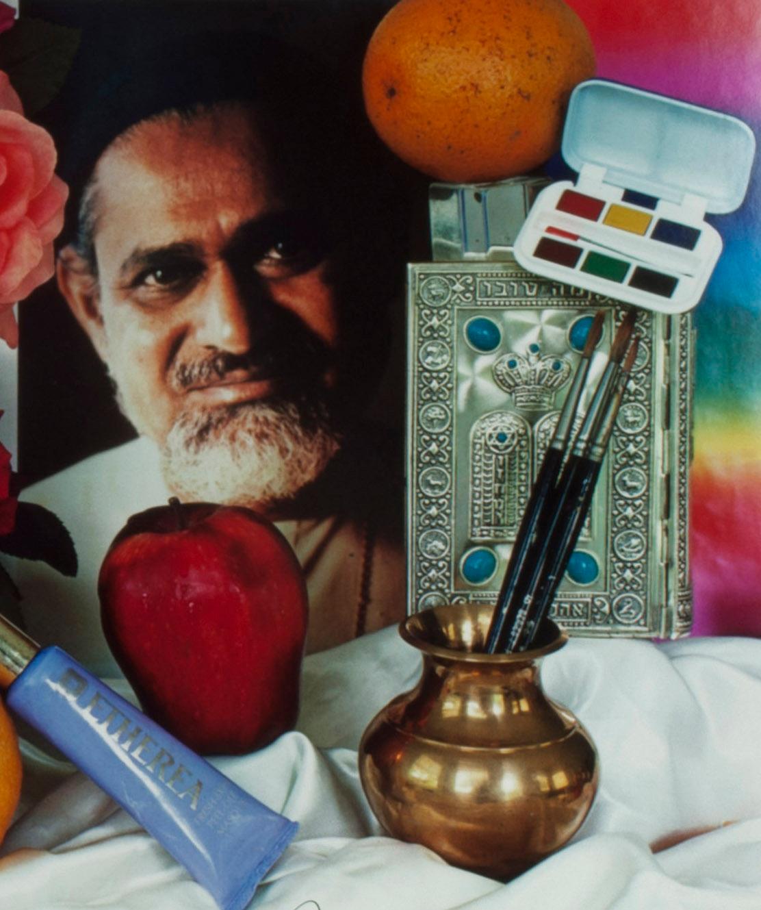 Un Corso in Miracoli - Still-Life Photograph Nero di Audrey Flack