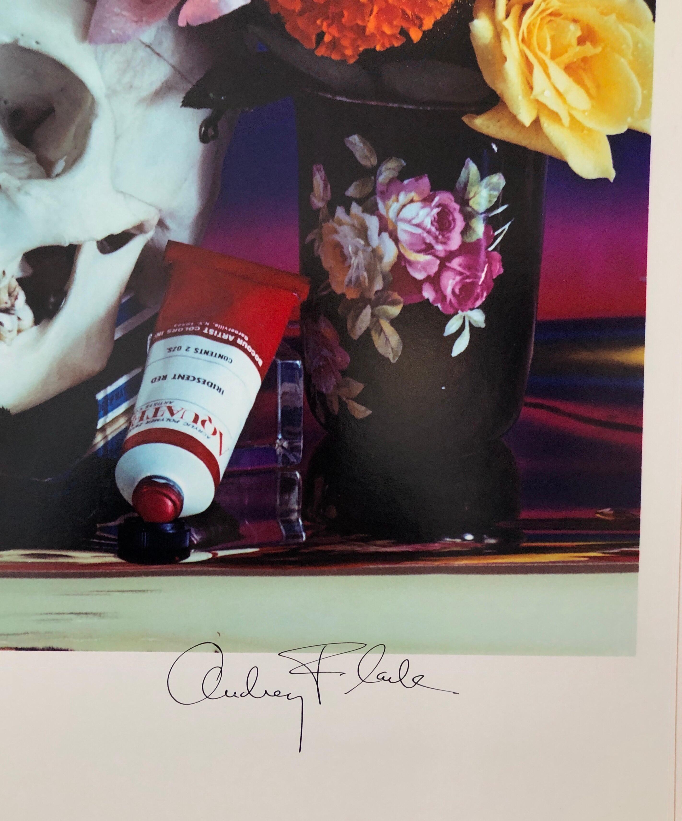 Photo imprimée par transfert en couleur « crâne et roses » d'Audrey Flack 3