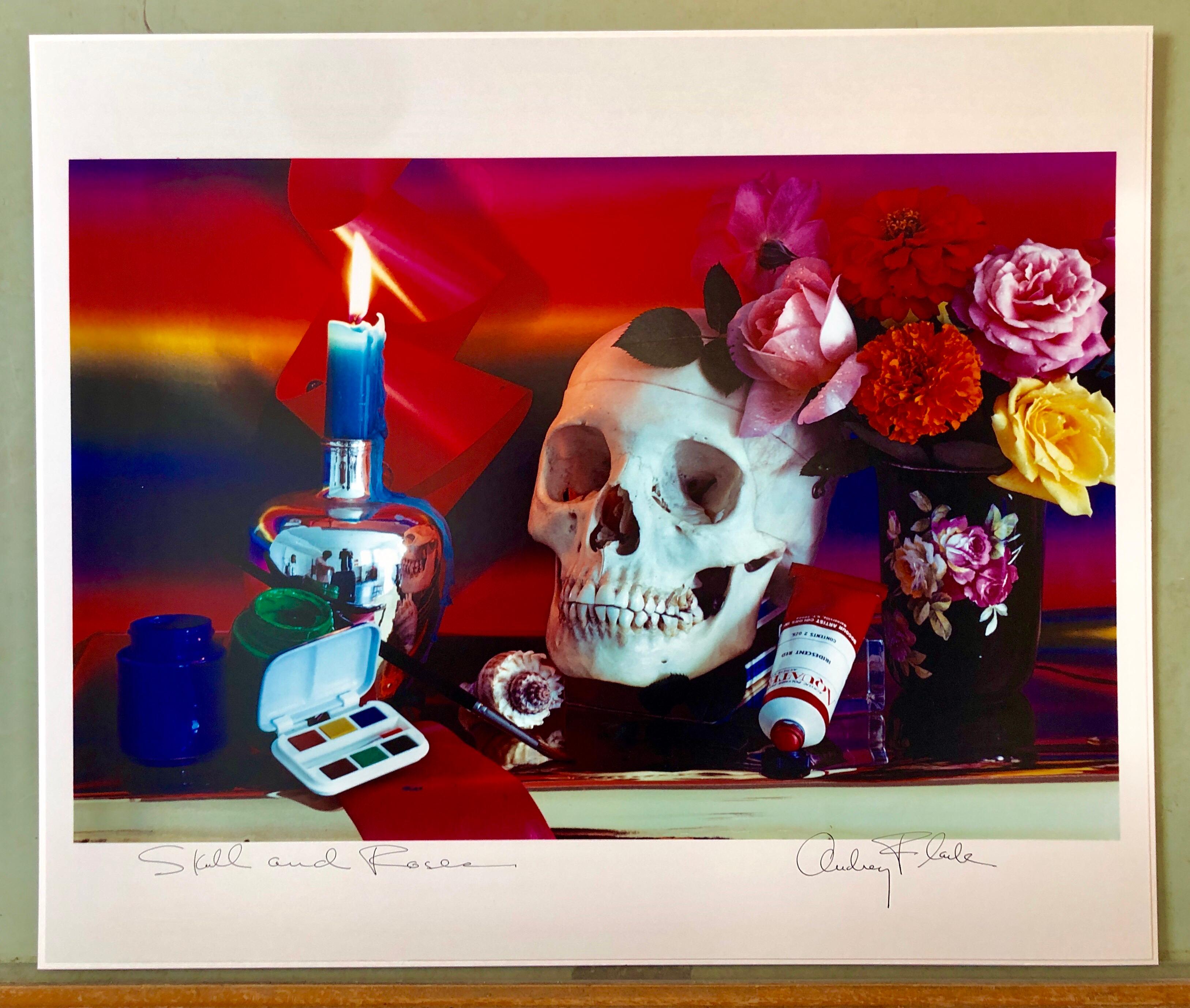 Photo imprimée par transfert en couleur « crâne et roses » d'Audrey Flack en vente 7