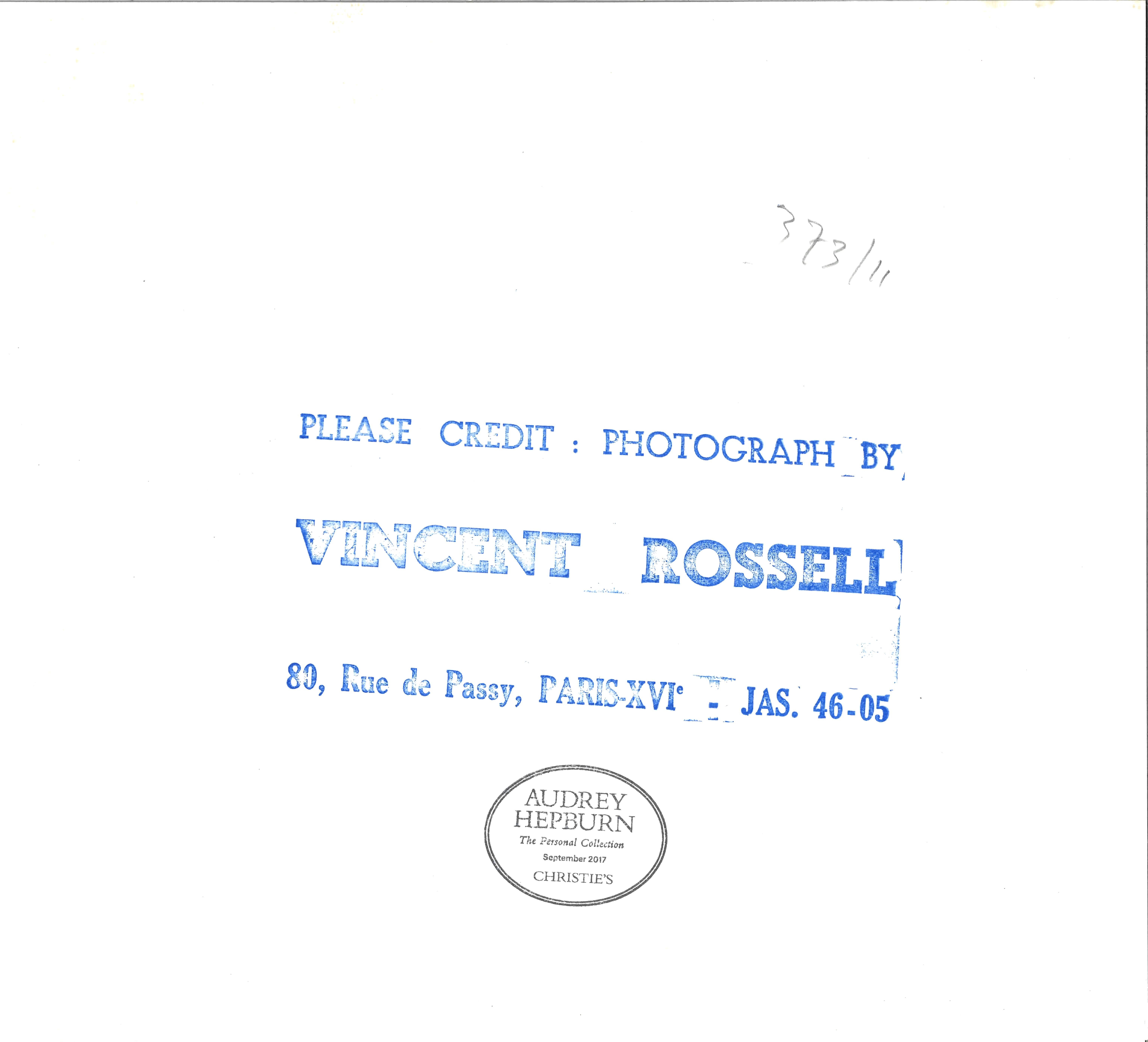 Audrey Hepburn, Fotografía original de época de Vincent Rossell, París, 1962 Francés en venta