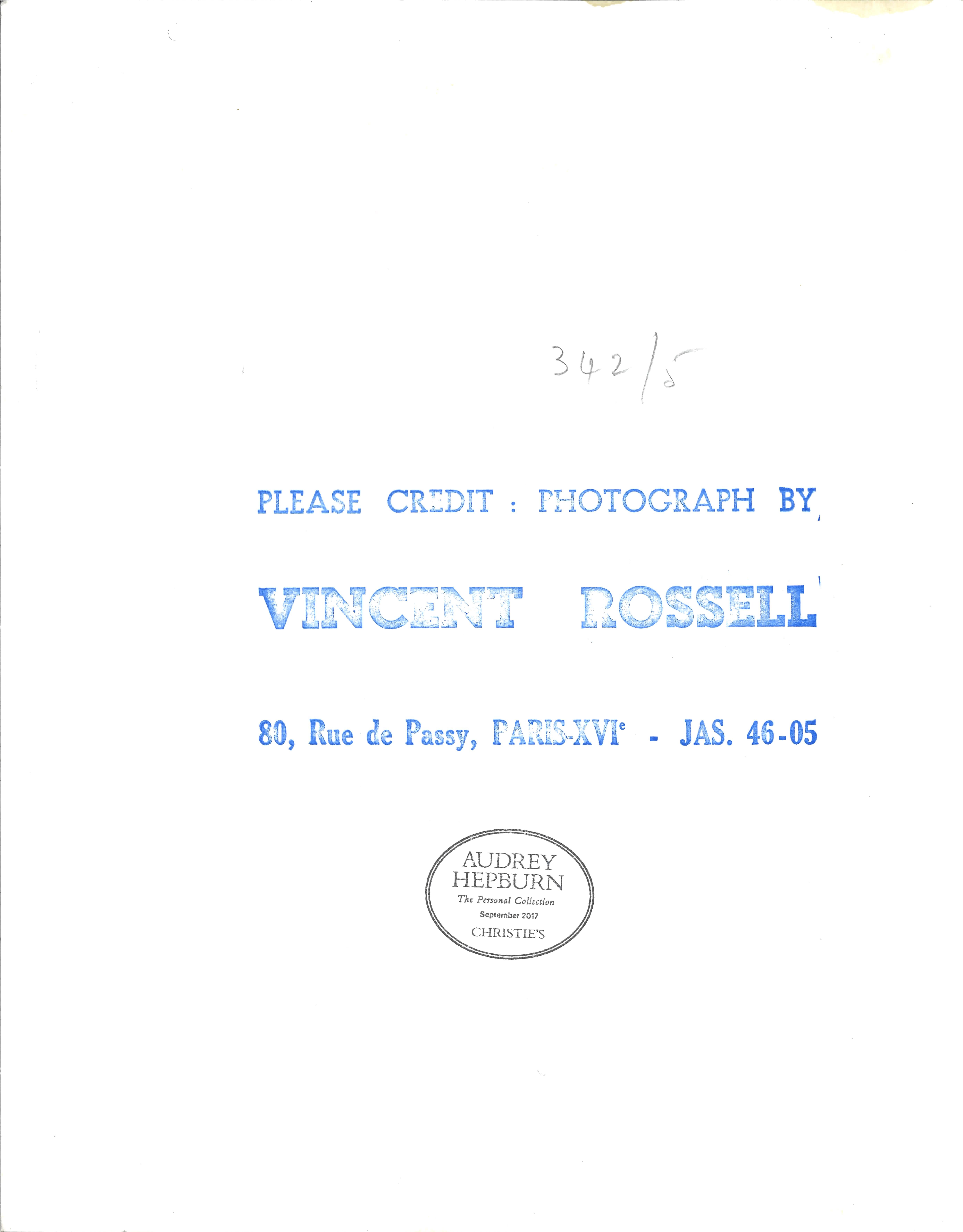 Audrey Hepburn, Fotografía original de época de Vincent Rossell, París, 1962 Francés en venta