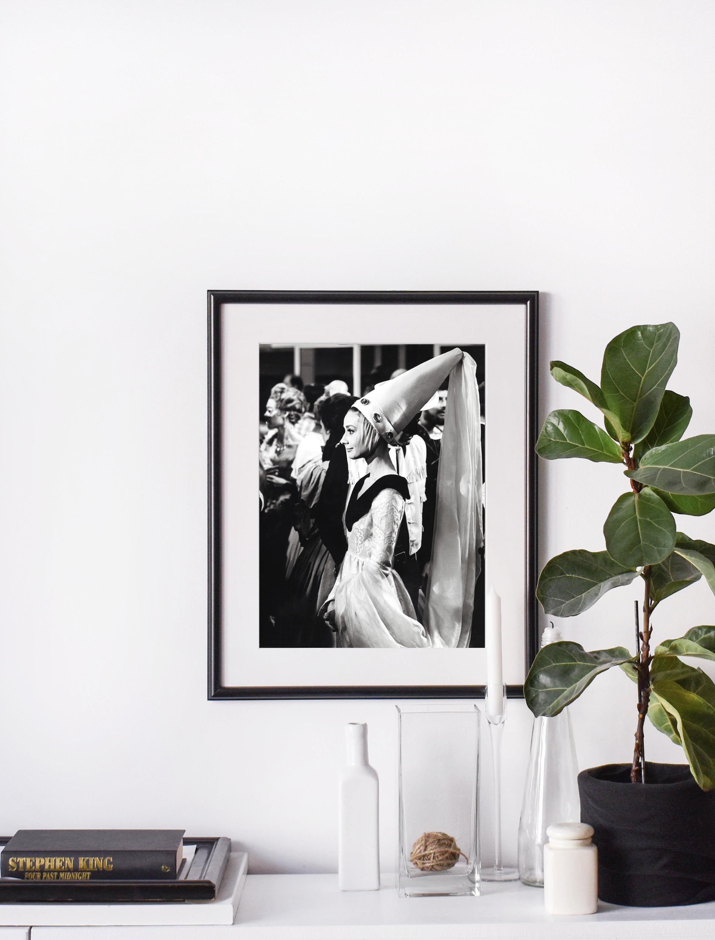 Audrey Hepburn, Fotografía de época de Vincent Rossell, París, 1962 Francés en venta