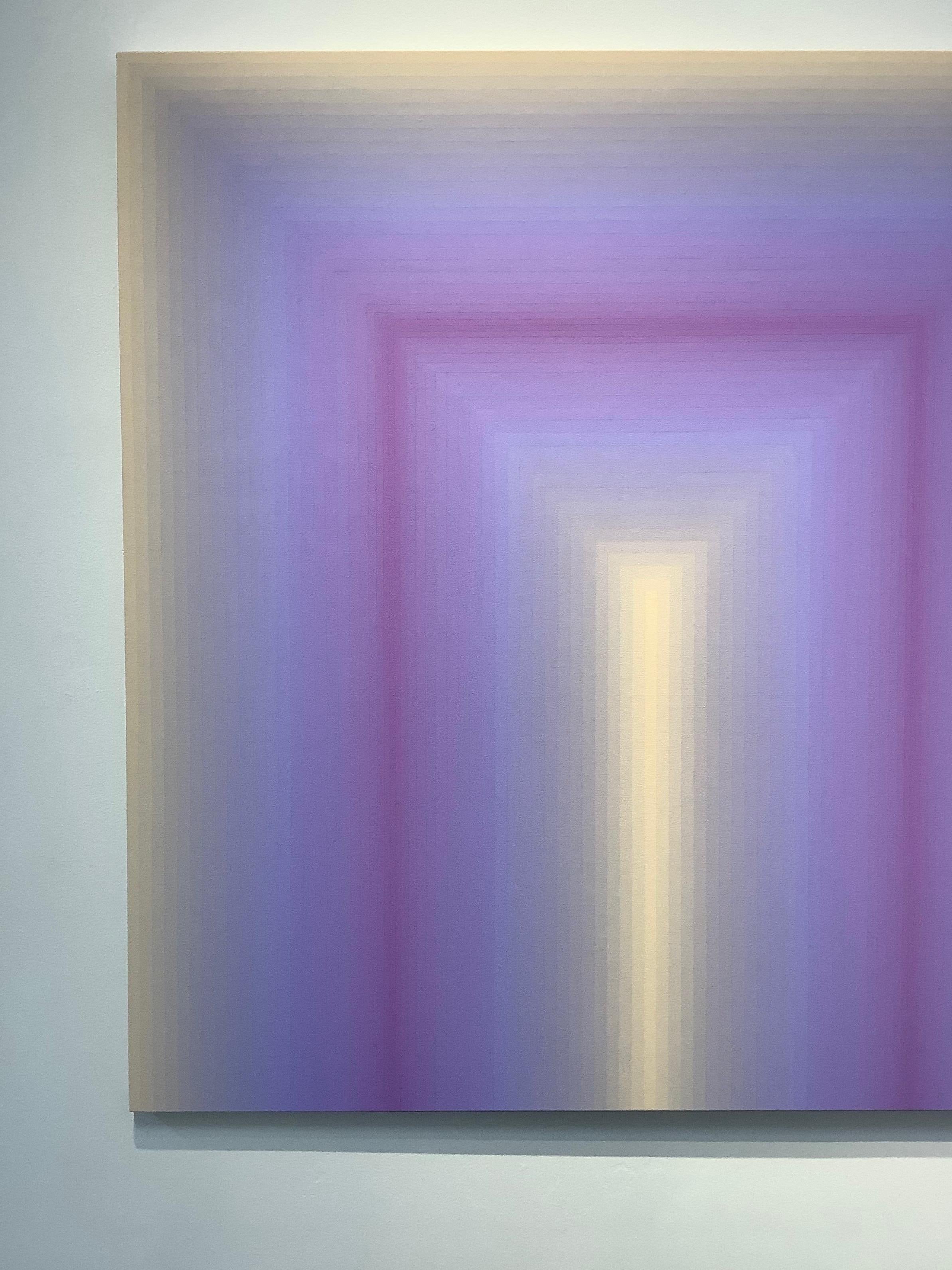 Acércate - Rayas abstractas contemporáneas degradadas Lila Lavanda Púrpura, 2020 en venta 3