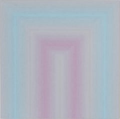 Keeping Close, Quadratisches abstraktes Gemälde mit Streifen, Blasslila, Blau, Grau