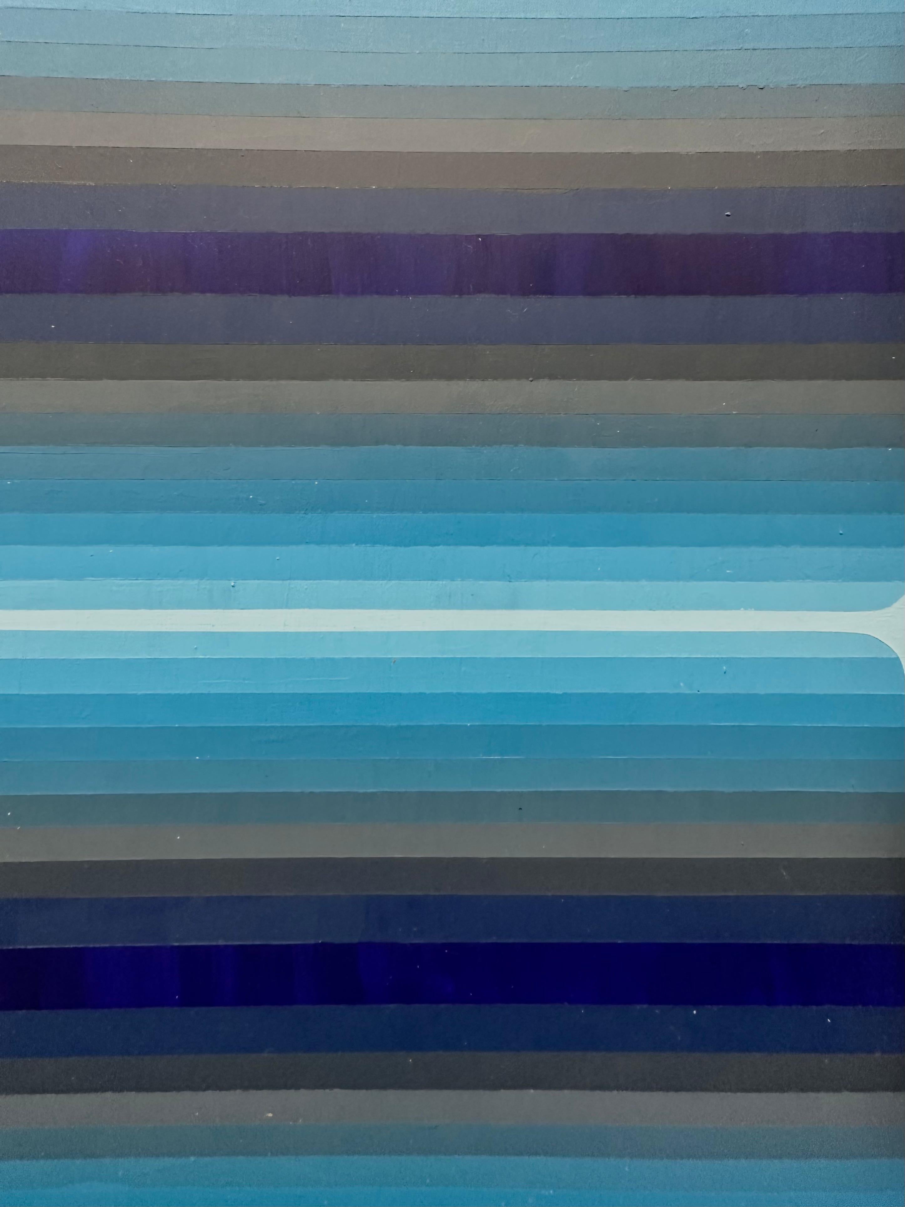En acrylique sur papier Yupo, des bandes horizontales de couleur dans des tons bleus dégradés sont vibrantes et soigneusement ordonnées. Signé, daté et titré au verso.

Audrey Stone a passé sa vie à être fascinée par la couleur et la ligne. Ses