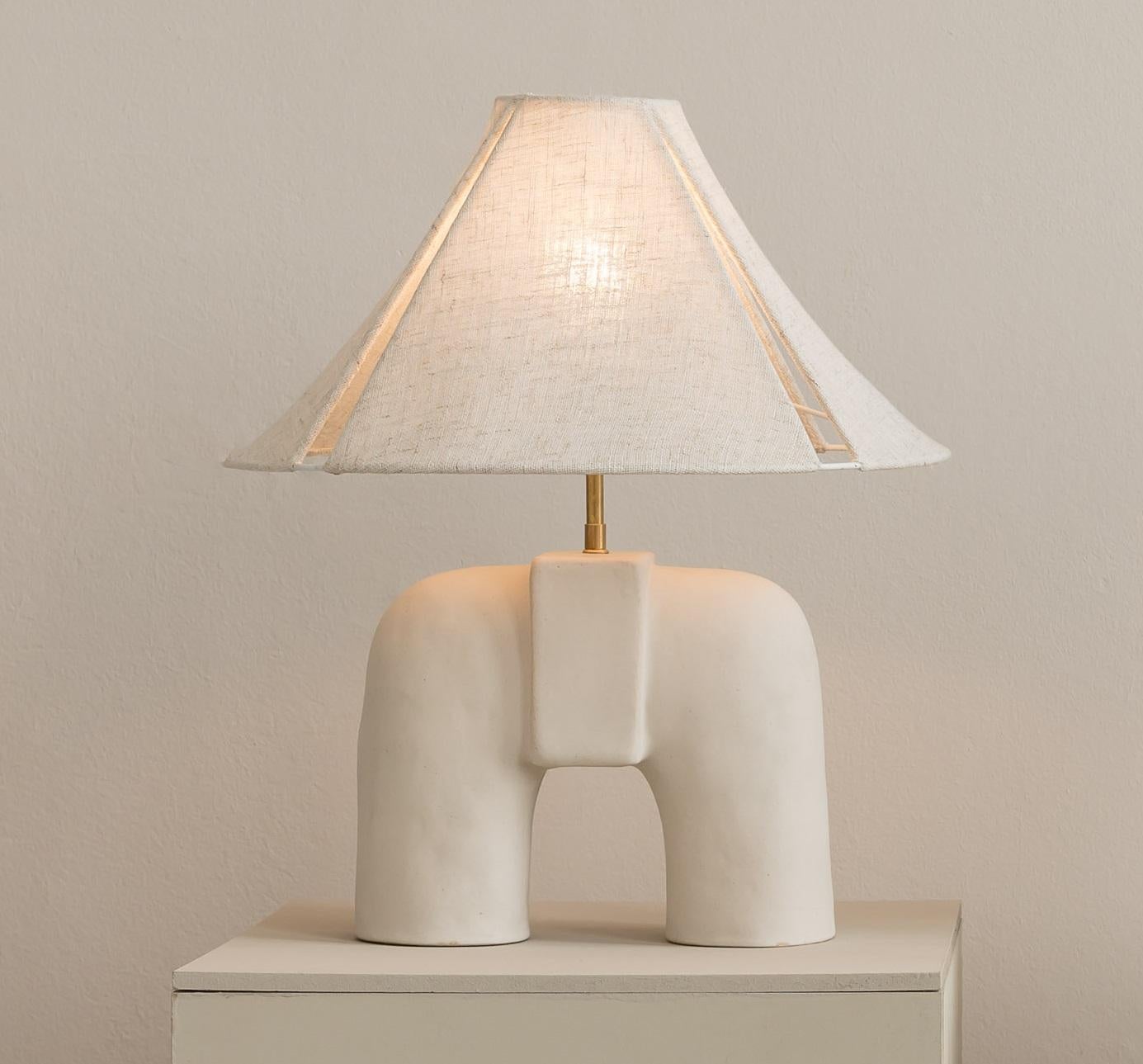 Postmoderne Lampe de table Audrey par Cuit Studio en vente