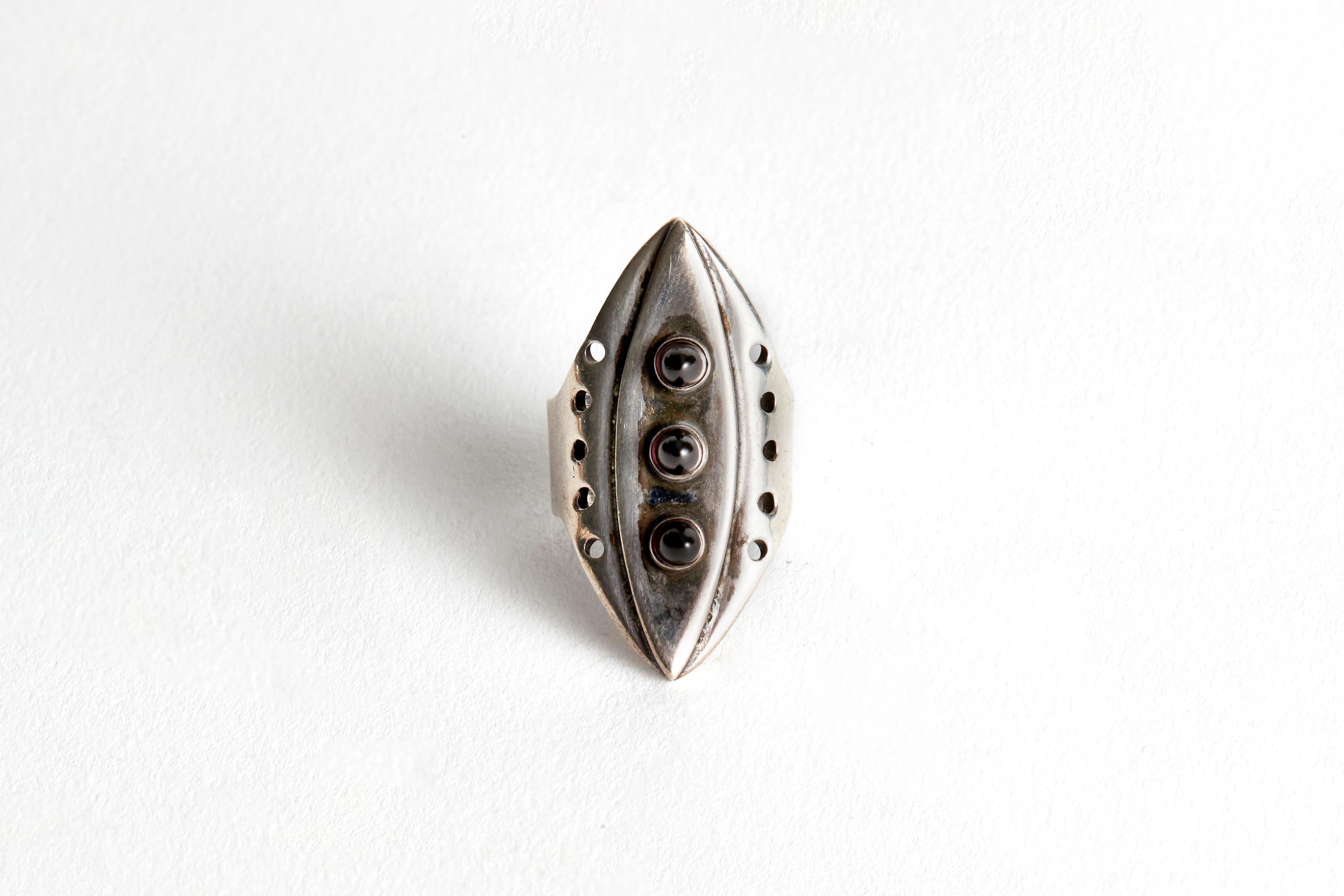 Audrey Werner, Garnet and Sterling Silver, Gothic Ring, United States, 1994 In Excellent Condition For Sale In New York, NY