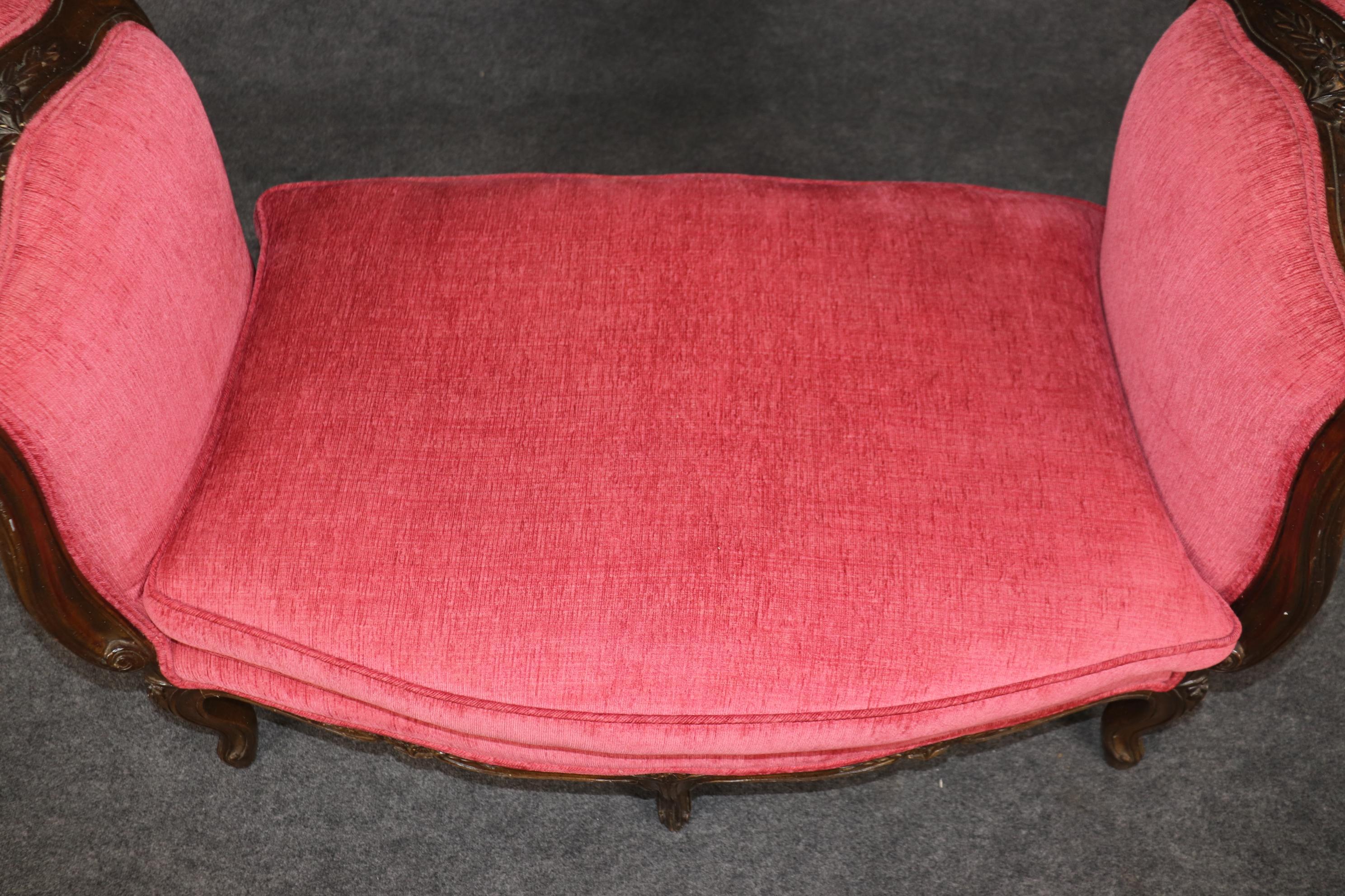 Tabouret de boudoir à fenêtre Louis XV français sculpté de style Auffray en vente 1