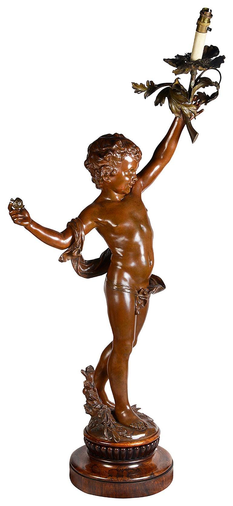 Bronzo Agosto. Lampada Moreau a putti grandi in bronzo, XIX secolo. in vendita