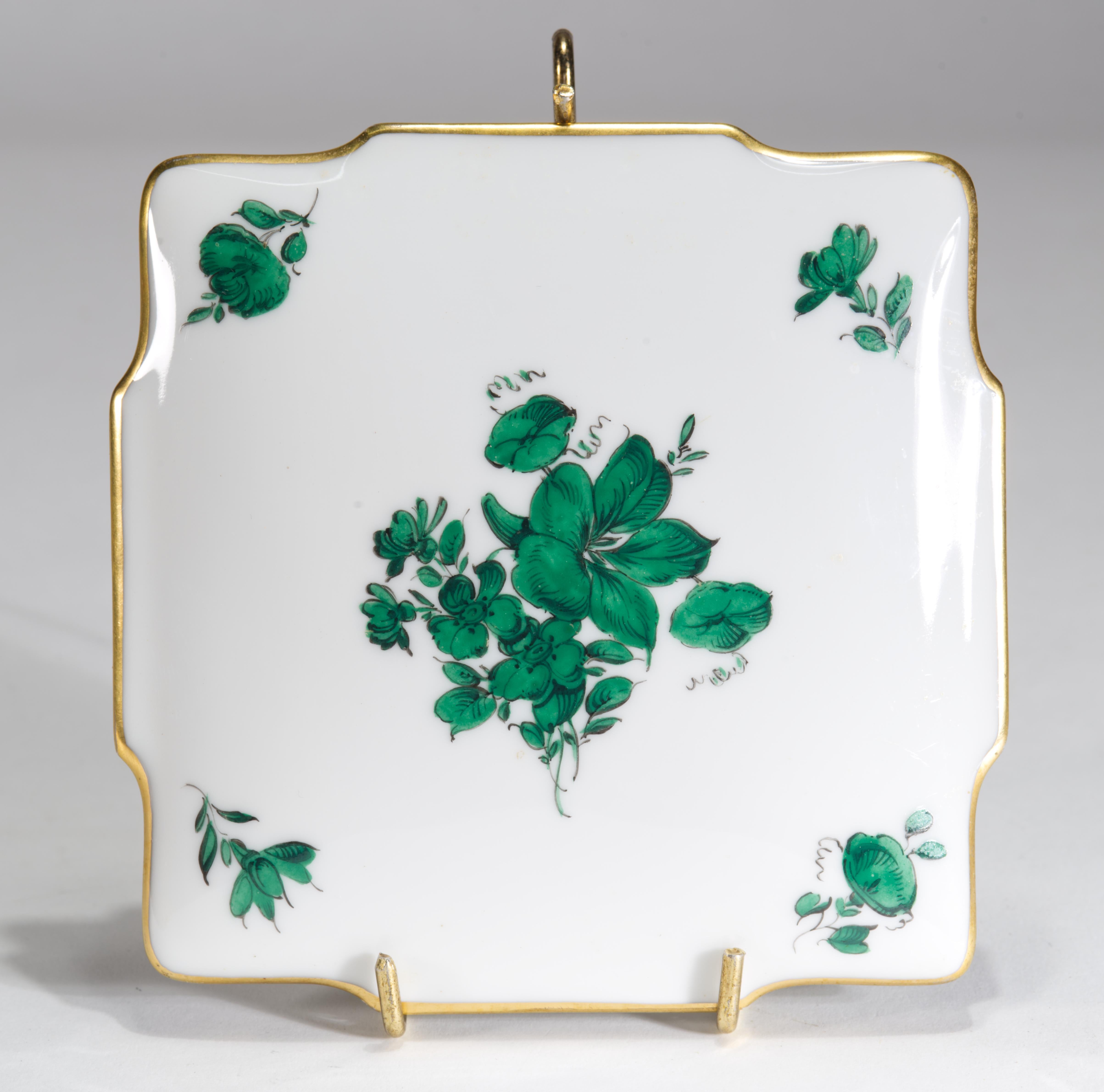 Autrichien Augarten Maria Theresa Porcelaine Dresser Box & Lid en vente