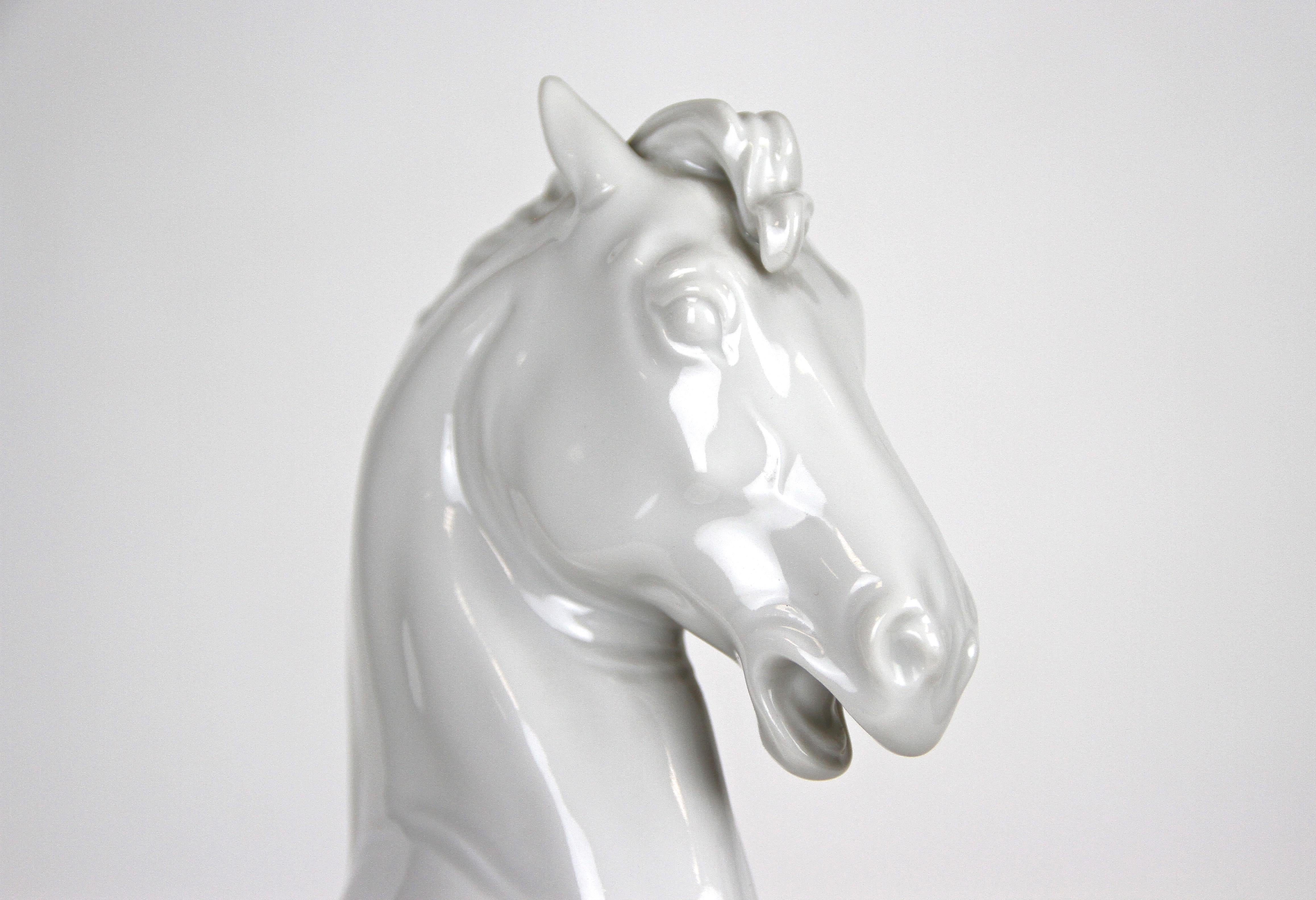 Sculpture de cheval en porcelaine d'Augarten Vienne, Autriche vers 1937 1