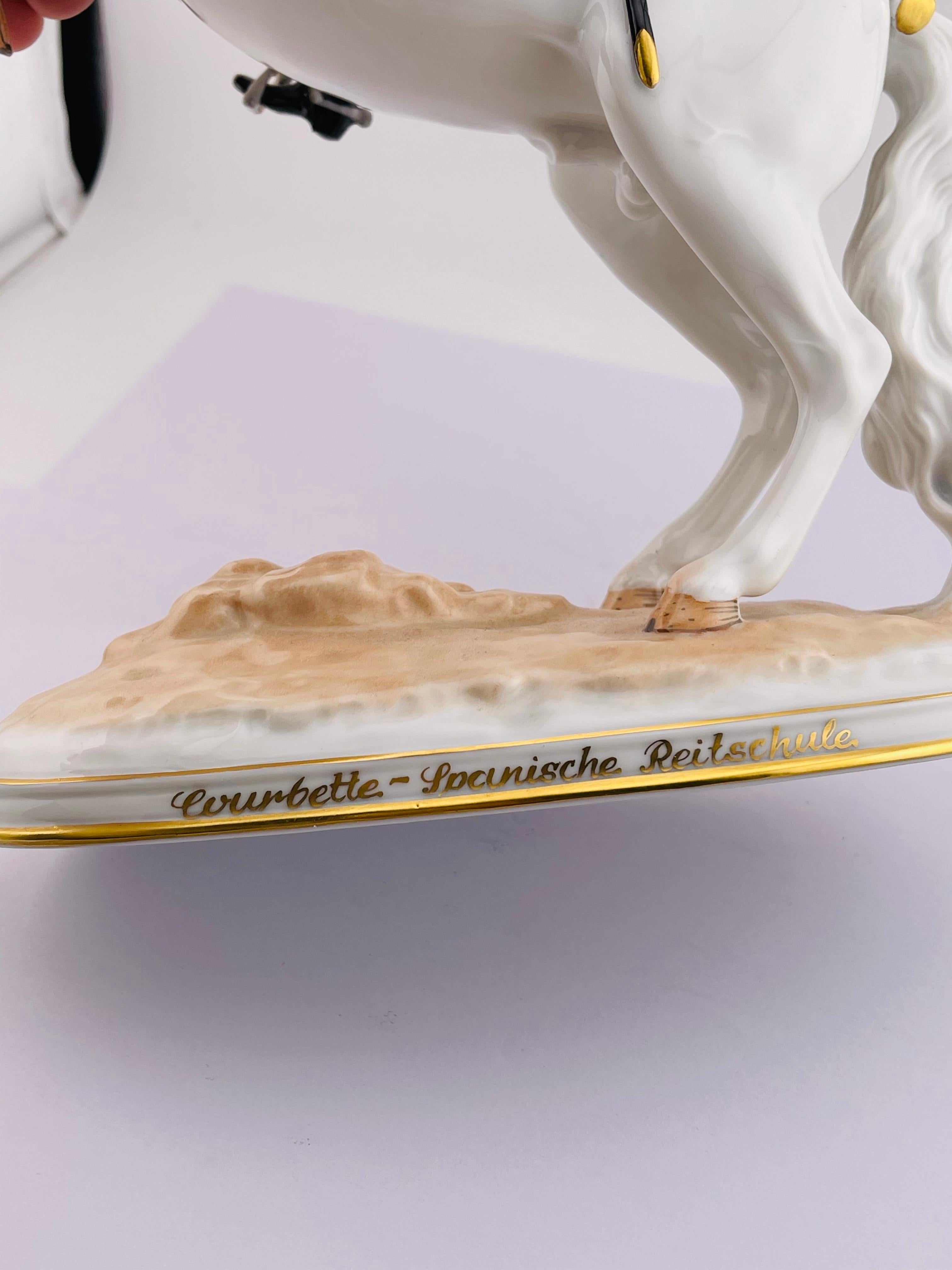 Augarten Viena - figura grande - Courbette / Spanish Riding School - aprox. 29 siglo XX en venta