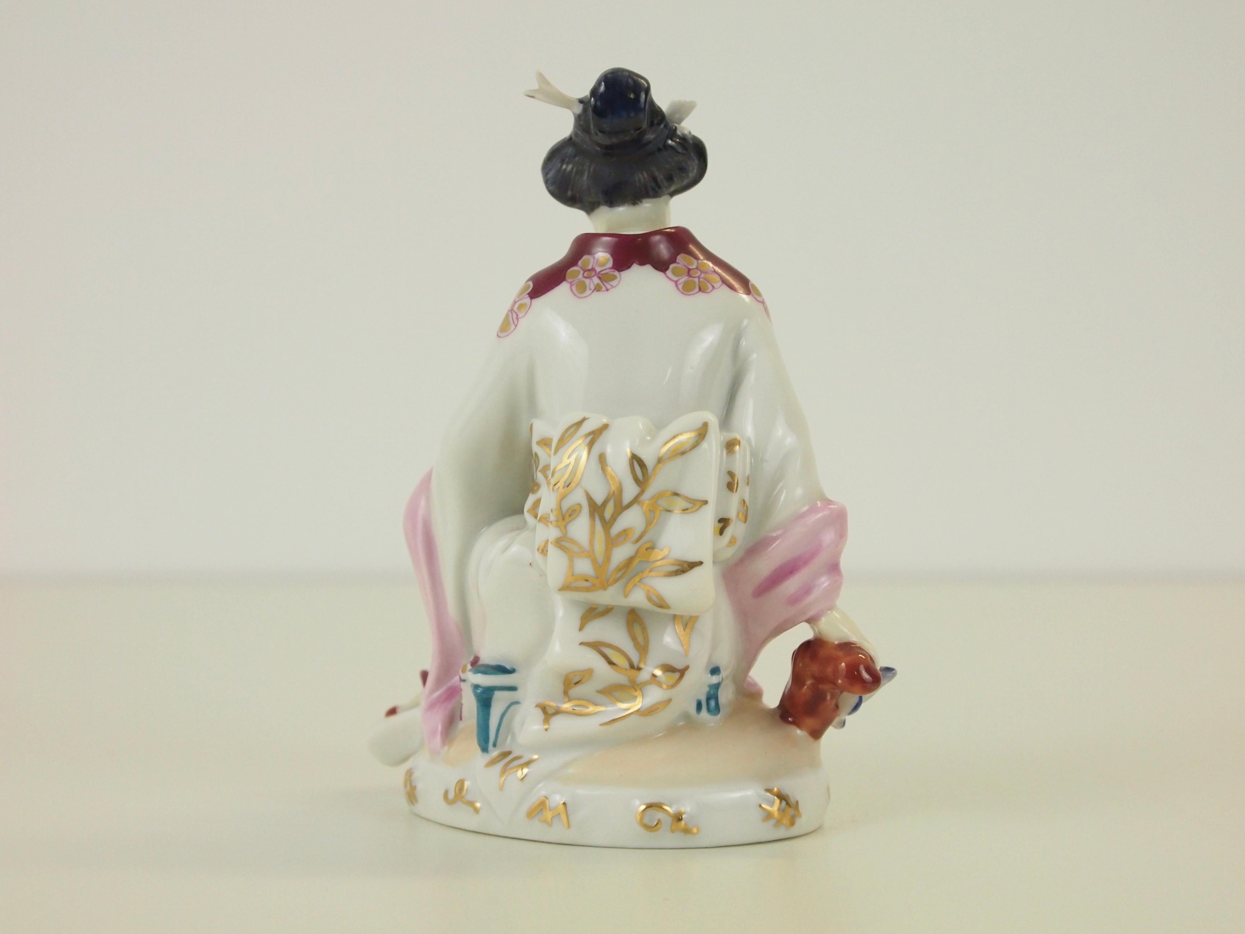 Augarten Wien Porcelain Figurine Depicting a Chinese Woman by Mathilde Jaksch For Sale 2
