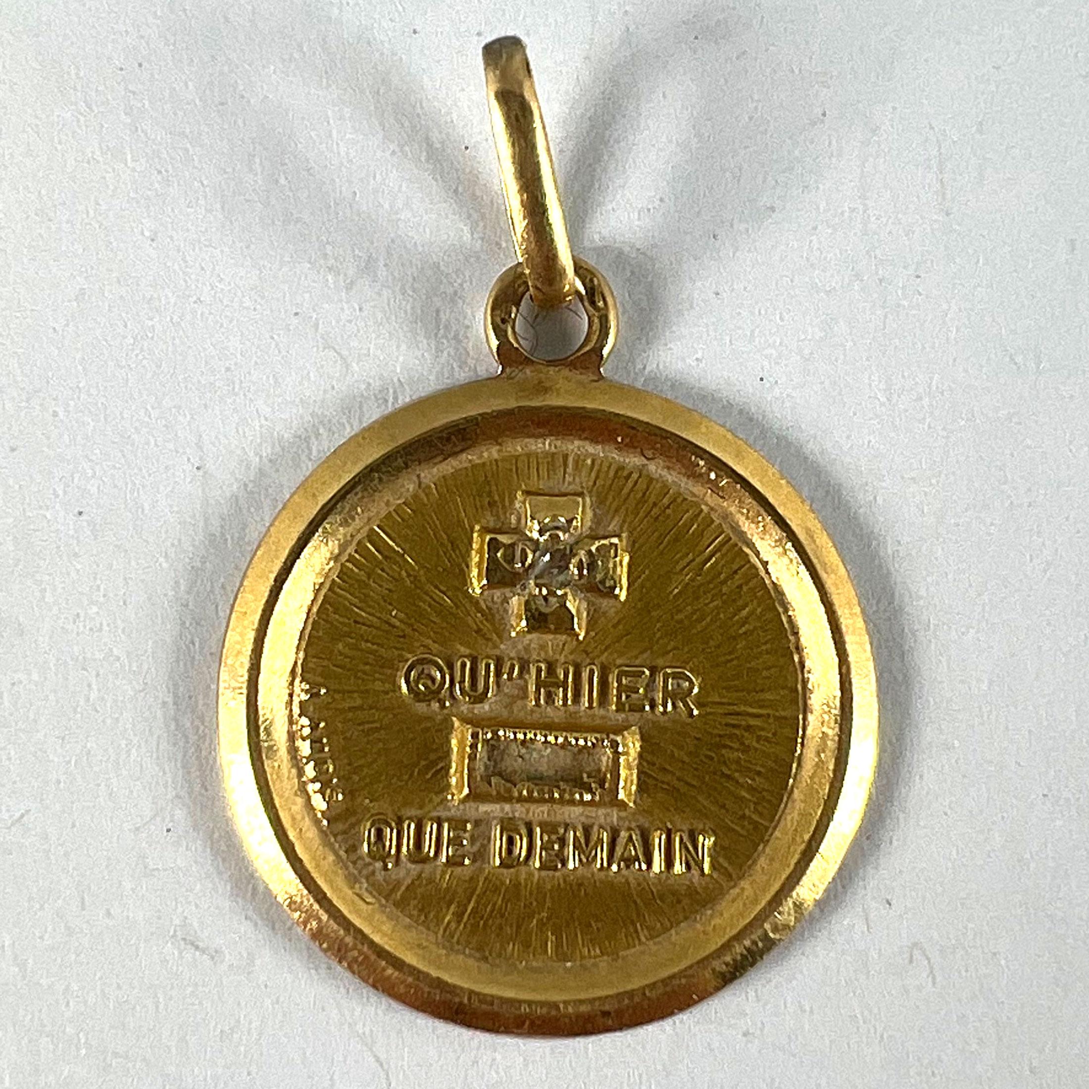 A Augis French More Than Yesterday Pendentif à breloques en or jaune 18K avec diamants et amour en vente 5