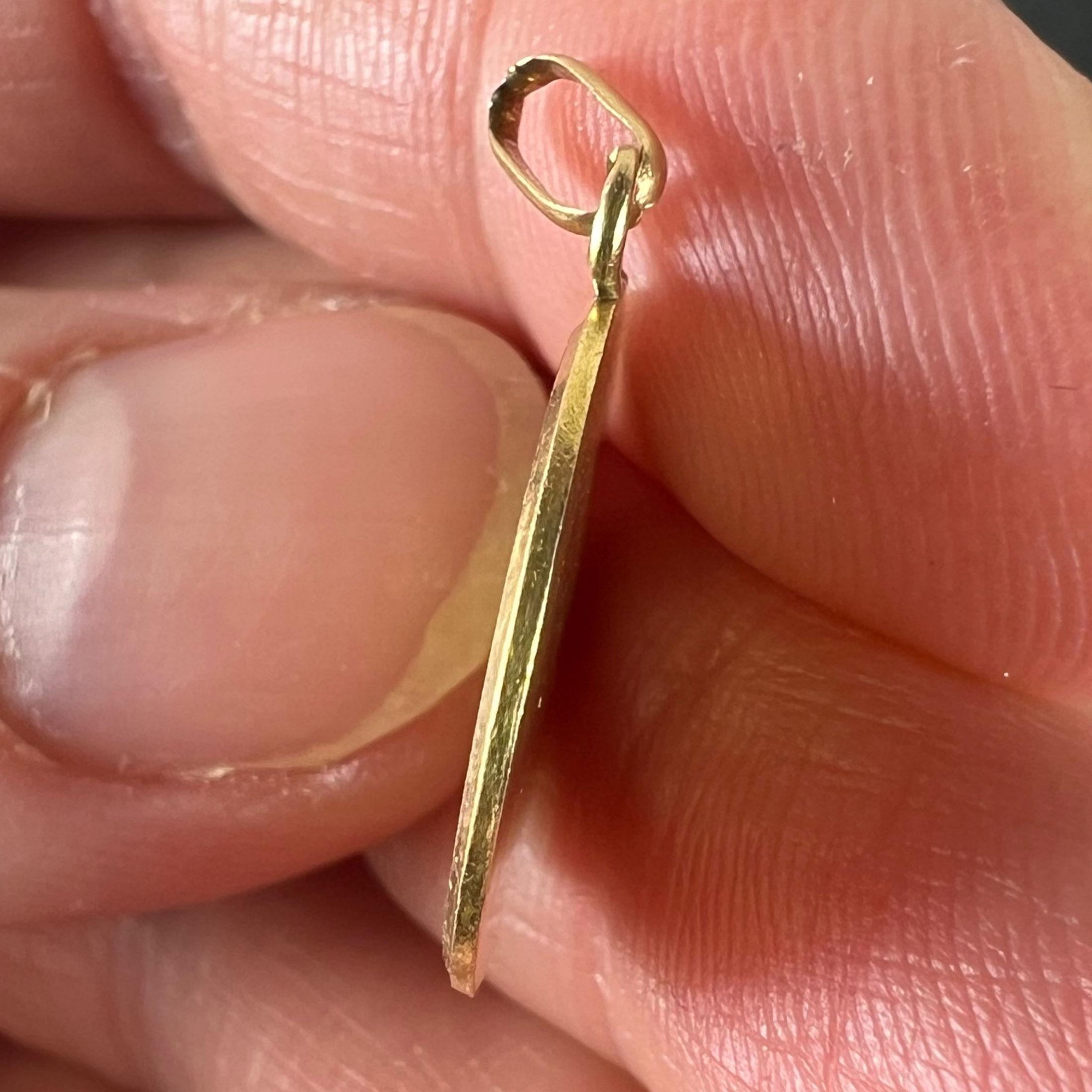 A Augis French More Than Yesterday Pendentif à breloques en or jaune 18K avec diamants et amour en vente 2