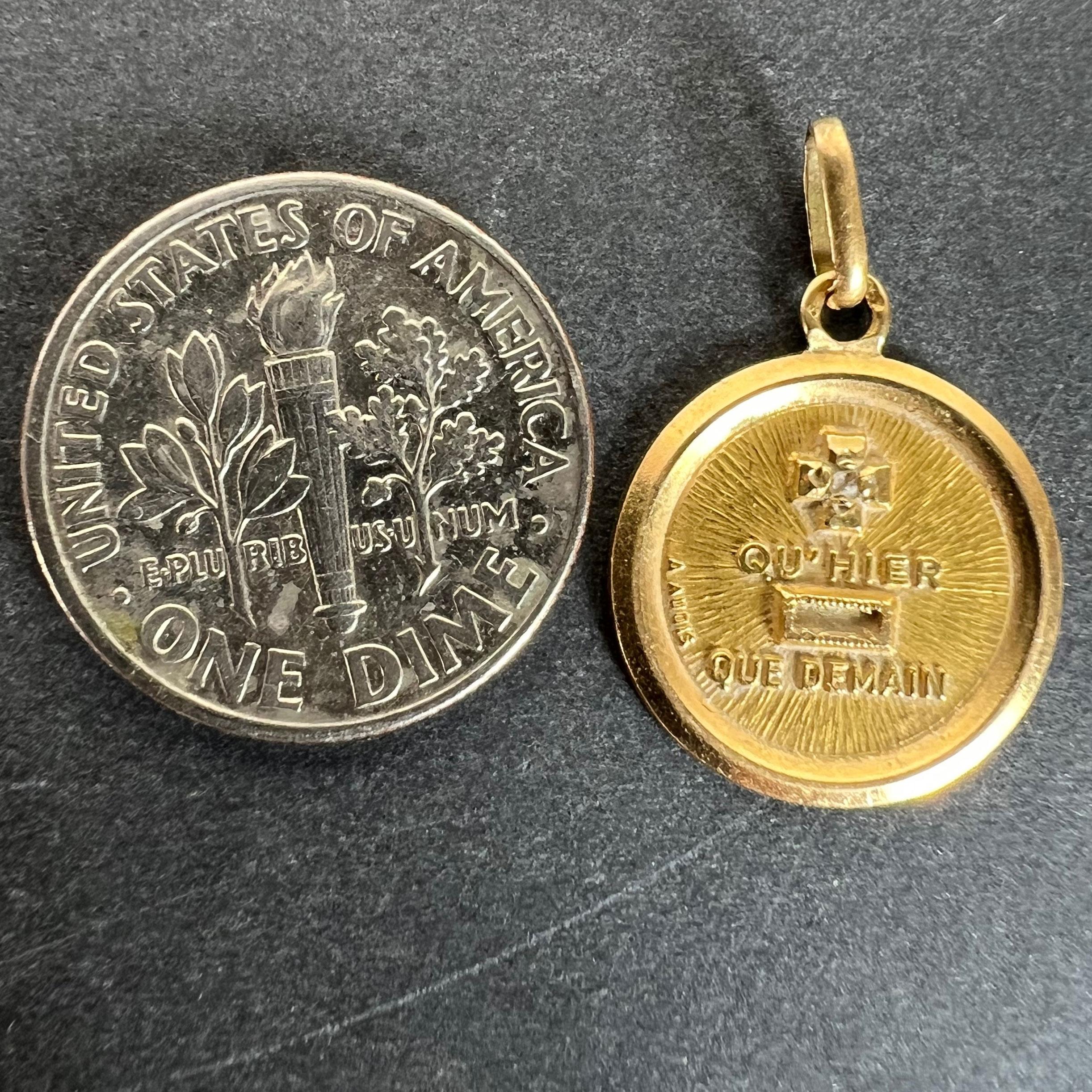 A Augis French More Than Yesterday Pendentif à breloques en or jaune 18K avec diamants et amour en vente 4