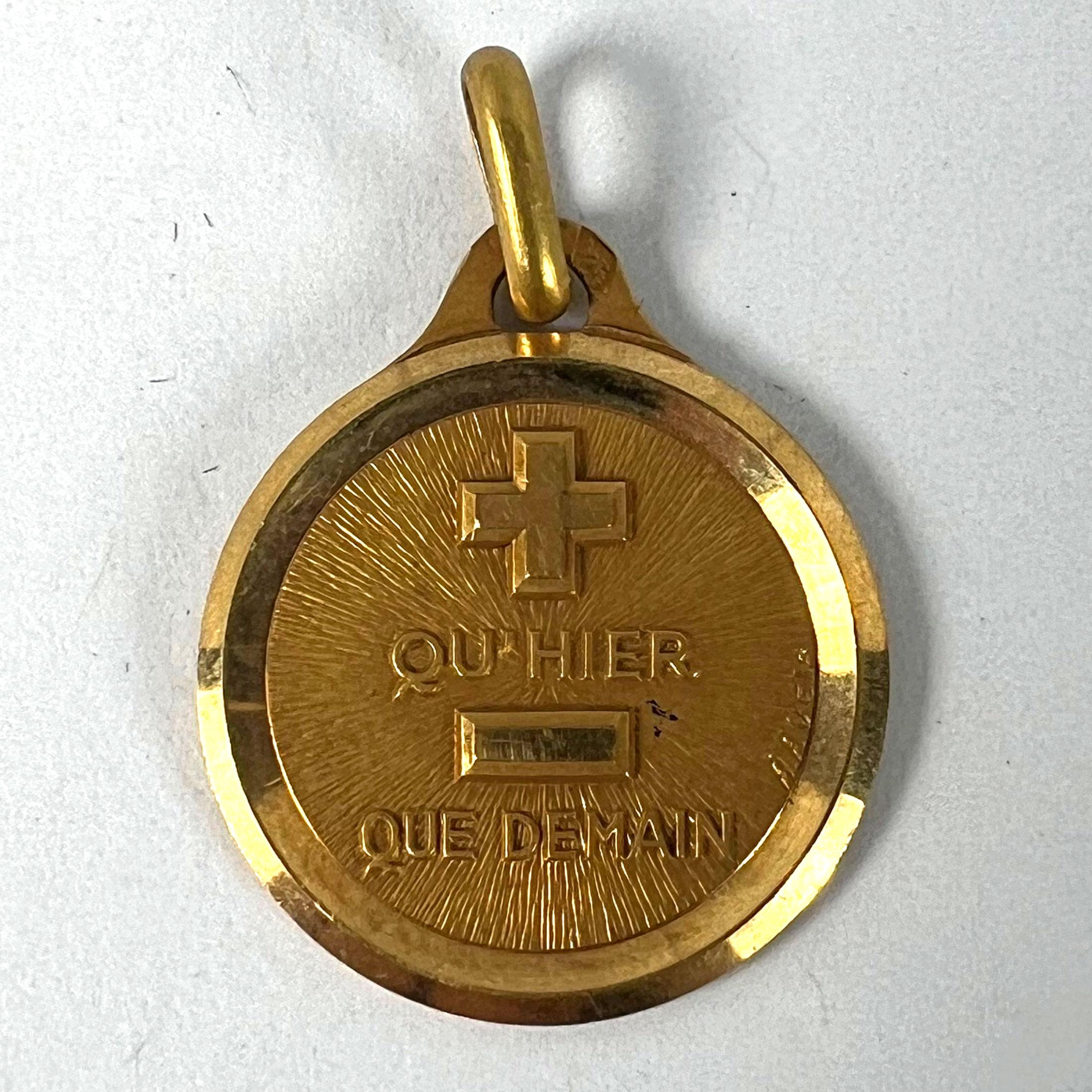 A. Augis French More Than Yesterday Ciondolo d'amore in oro giallo 18 carati in vendita 7