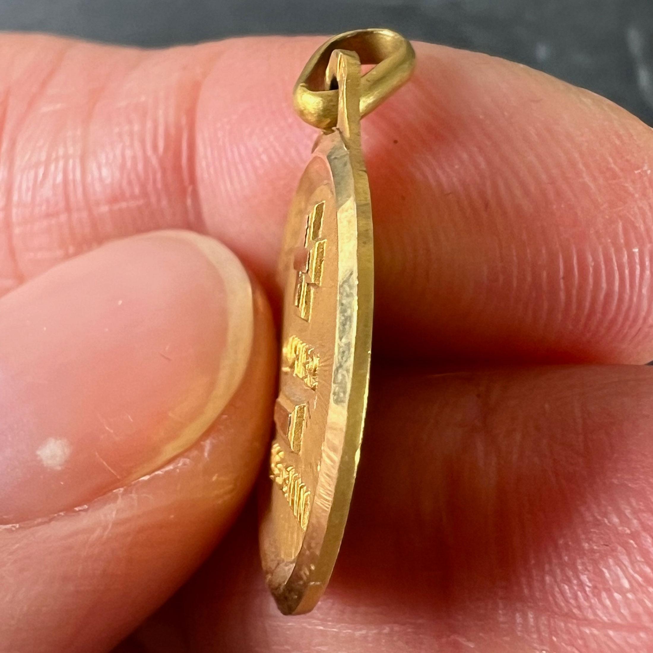 A. Augis French More Than Yesterday Ciondolo d'amore in oro giallo 18 carati in vendita 3