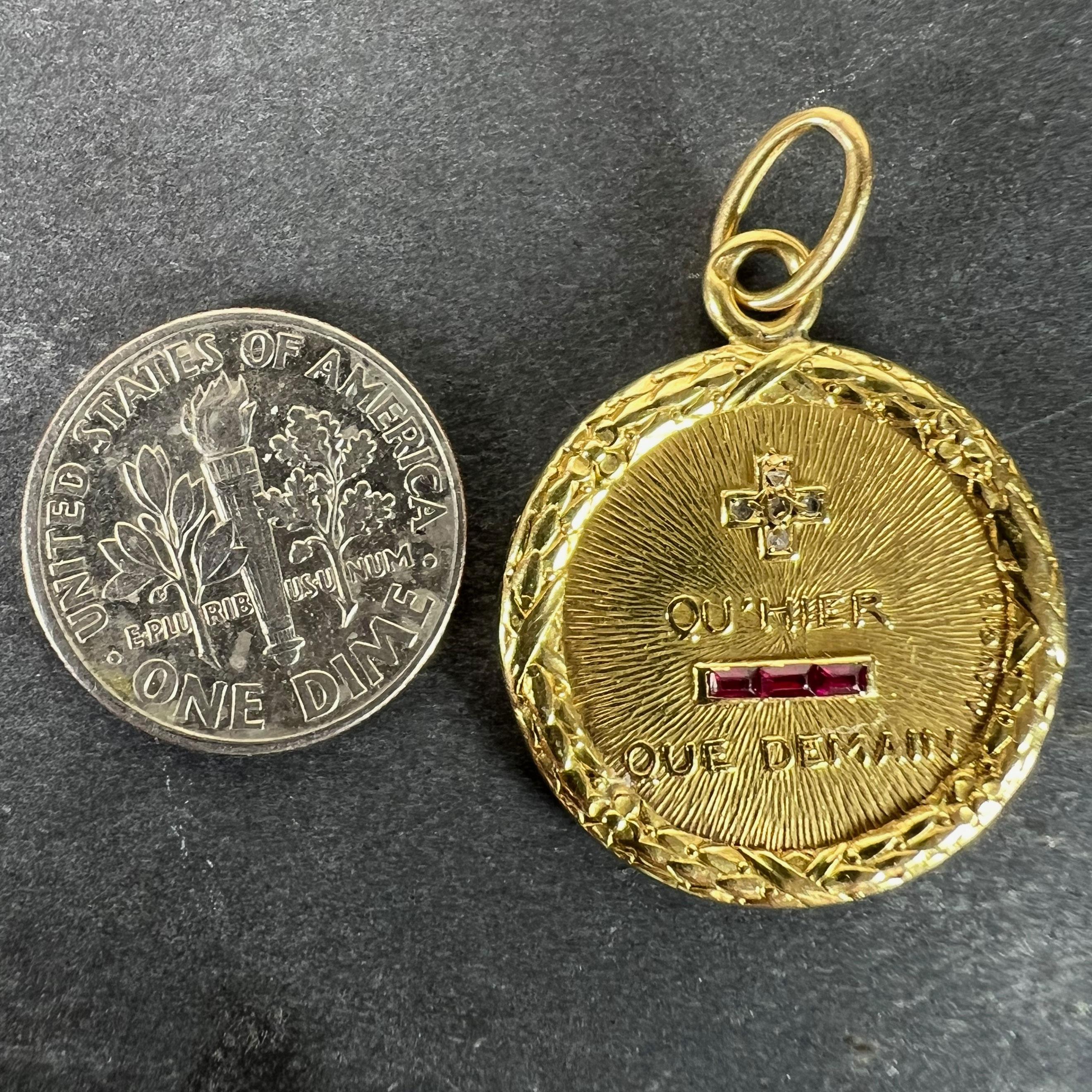 Augis French Plus Hier - Pendentif à breloques en or jaune 18 carats avec rubis et diamants en vente 6