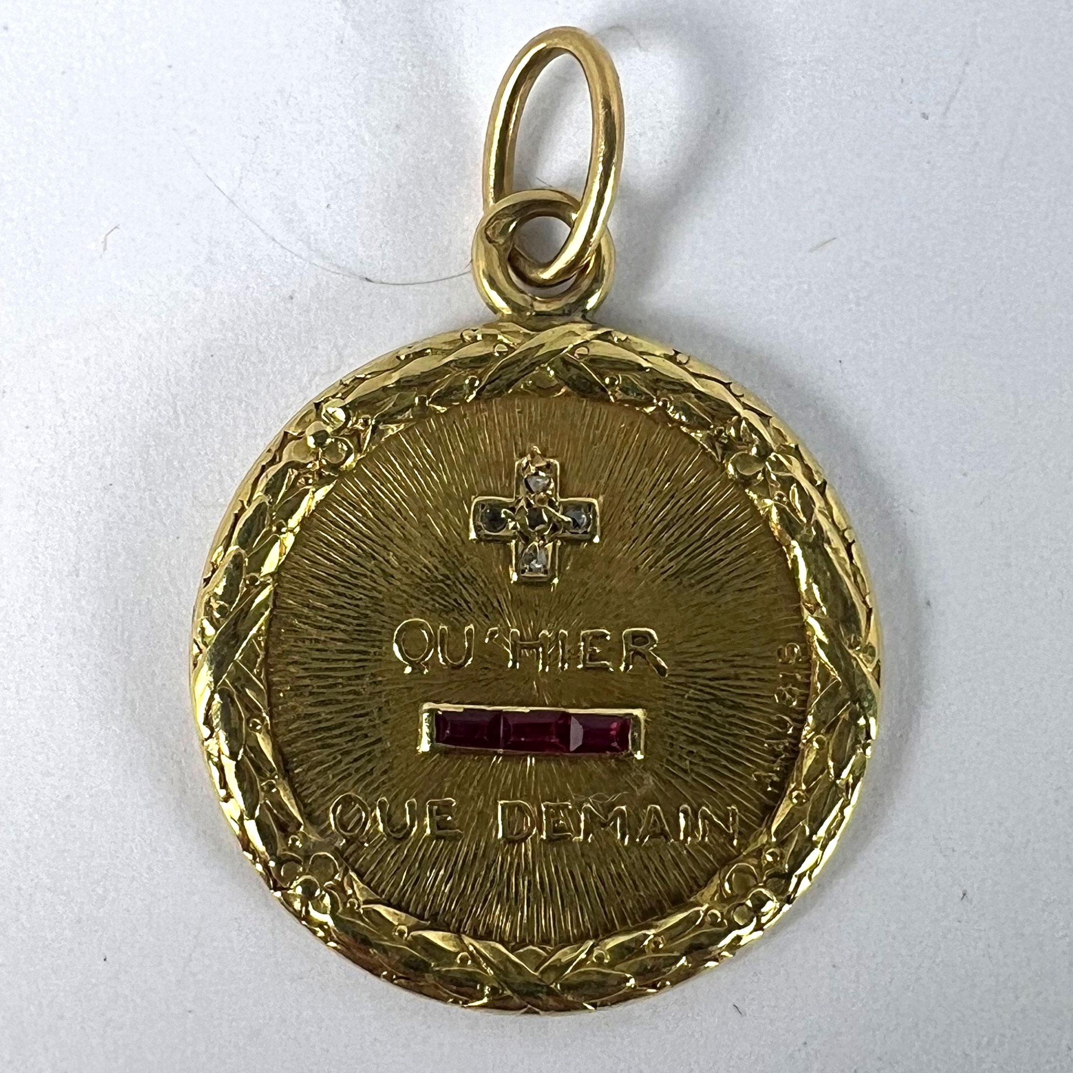 Augis French Plus Hier - Pendentif à breloques en or jaune 18 carats avec rubis et diamants en vente 7