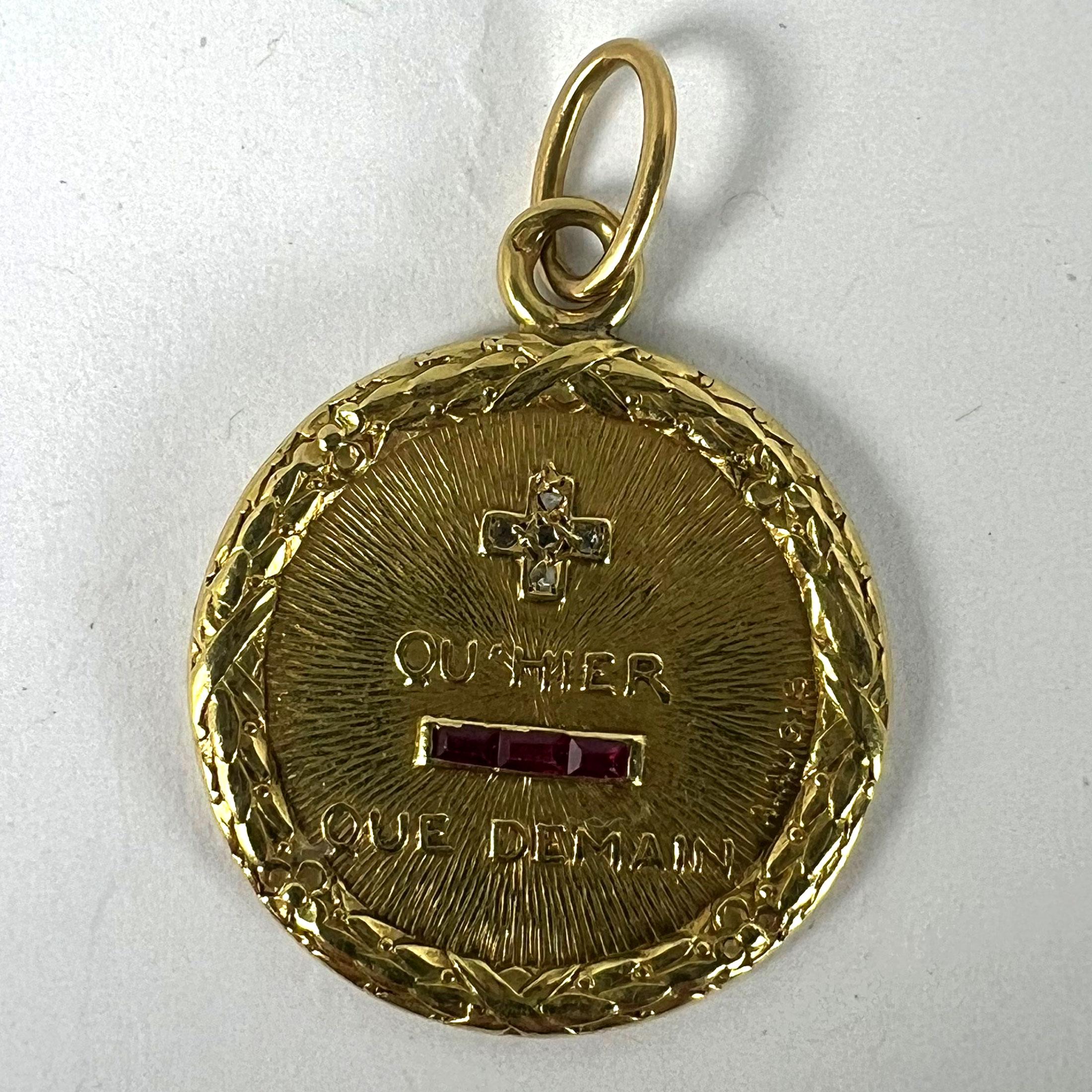 Augis French Plus Hier - Pendentif à breloques en or jaune 18 carats avec rubis et diamants en vente 8