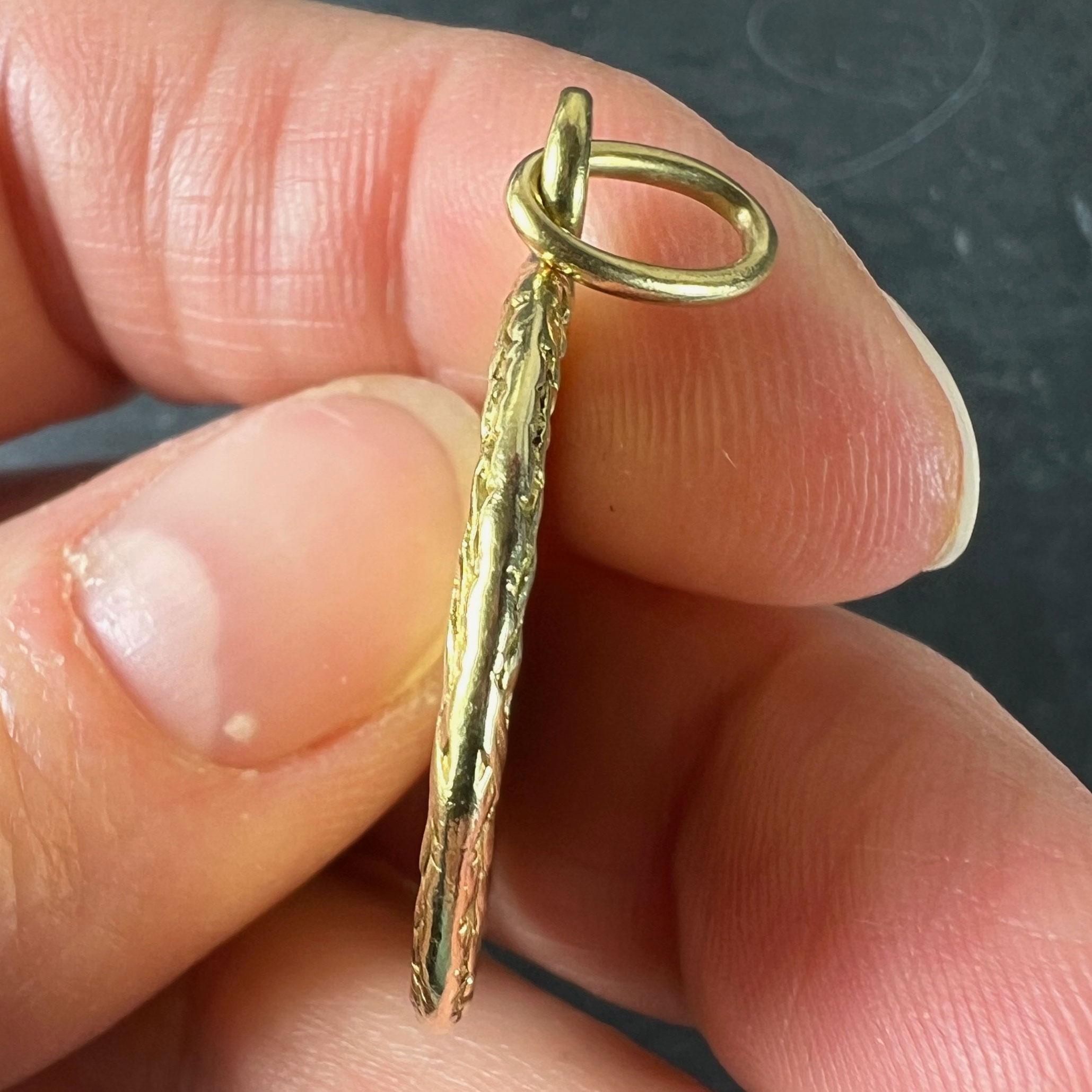 Augis French Plus Hier - Pendentif à breloques en or jaune 18 carats avec rubis et diamants en vente 3