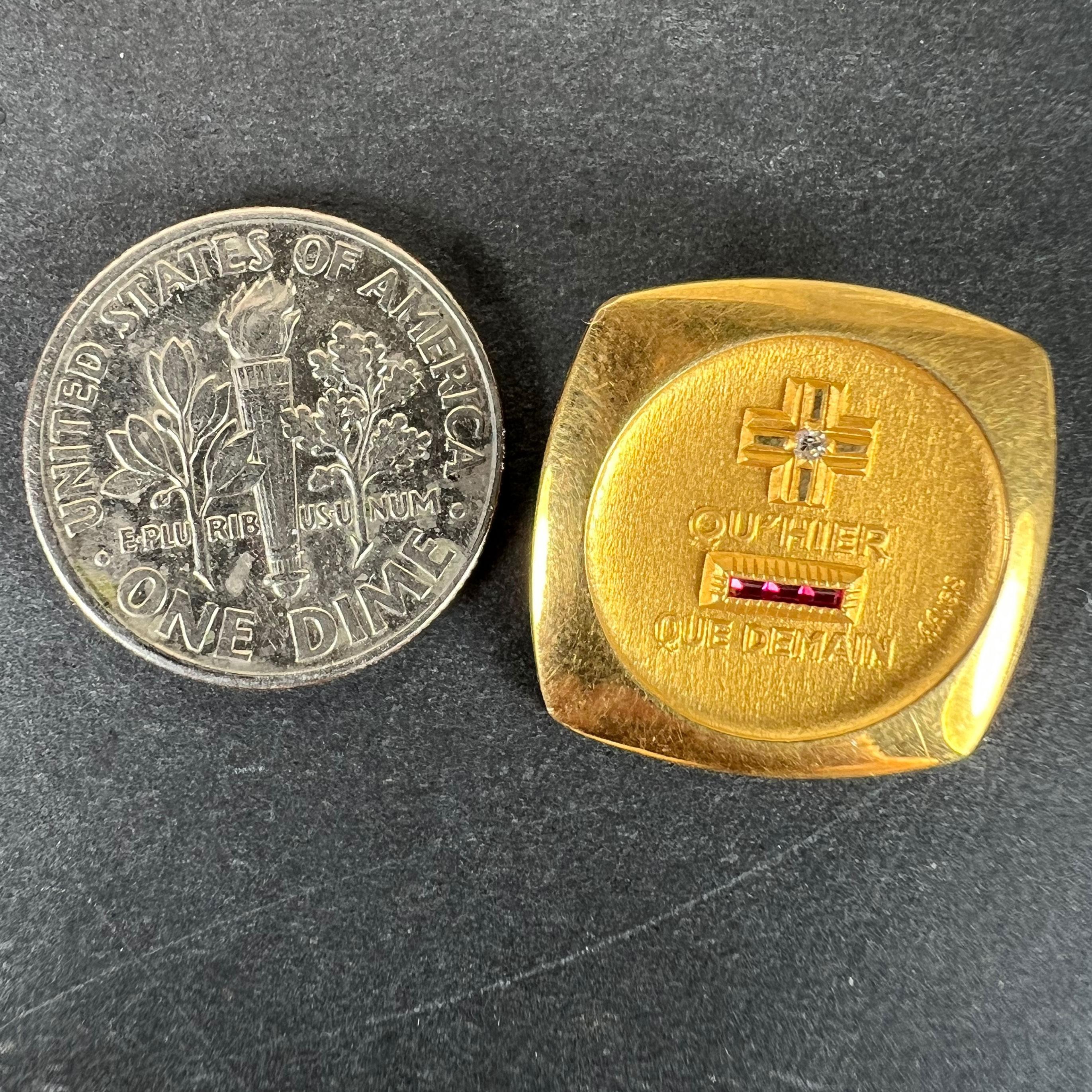 Augis French Plus Qu'Hier Colgante de oro amarillo de 18 quilates con diamantes y amor en venta 5