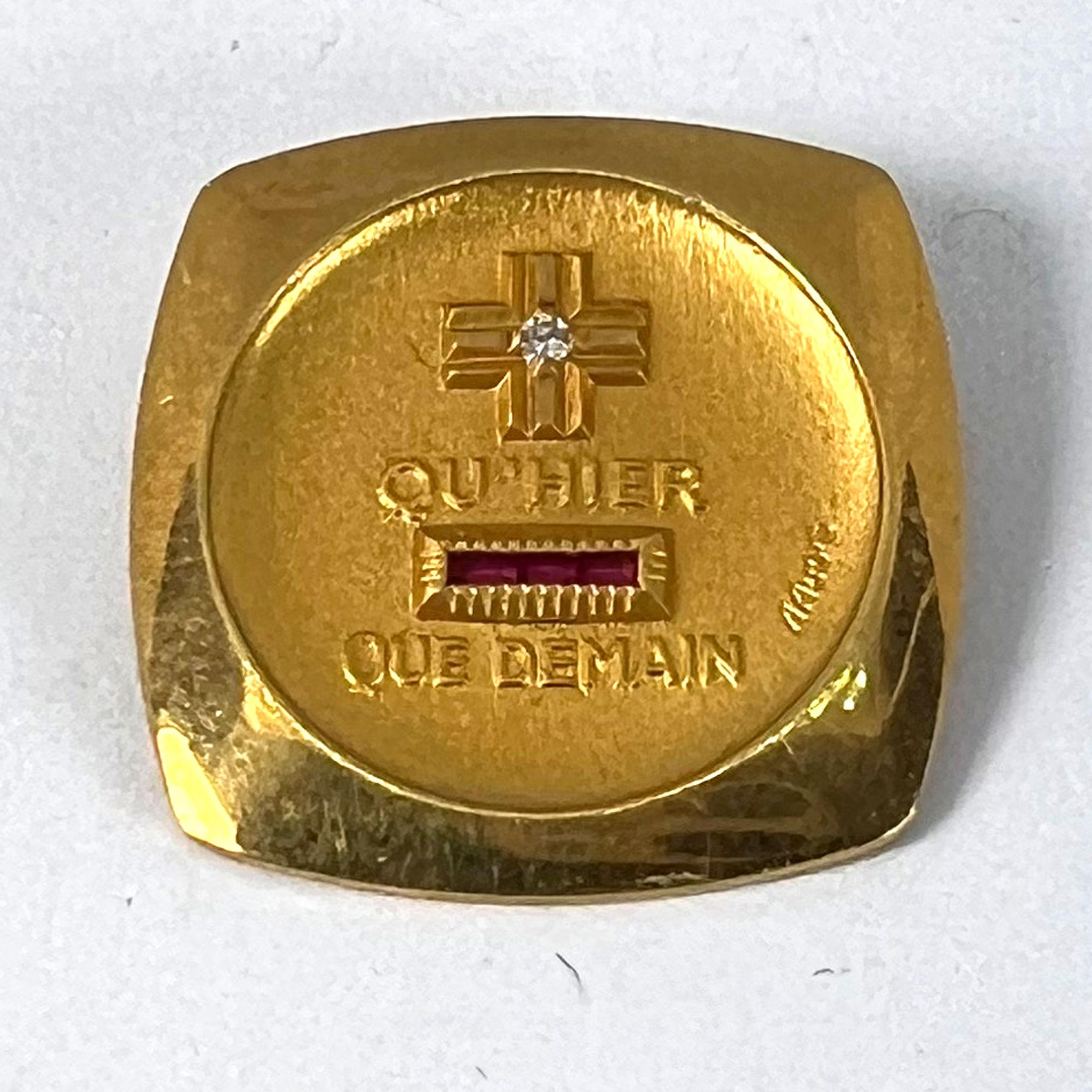 Augis French Plus Qu'Hier Colgante de oro amarillo de 18 quilates con diamantes y amor en venta 7
