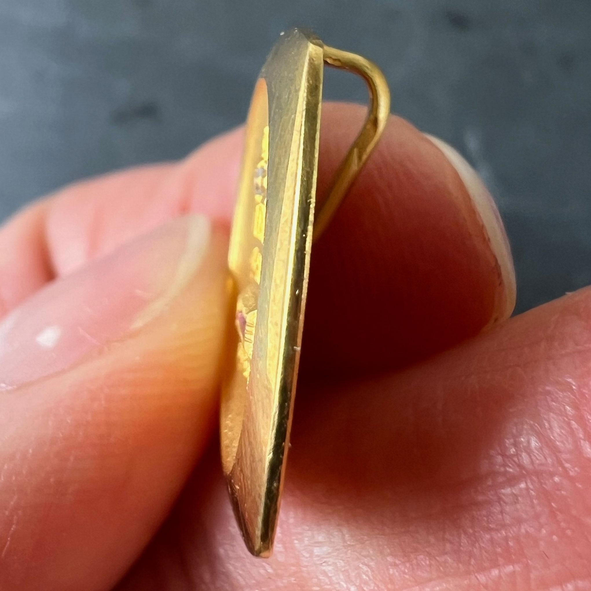 Augis French Plus Qu'Hier Colgante de oro amarillo de 18 quilates con diamantes y amor en venta 2