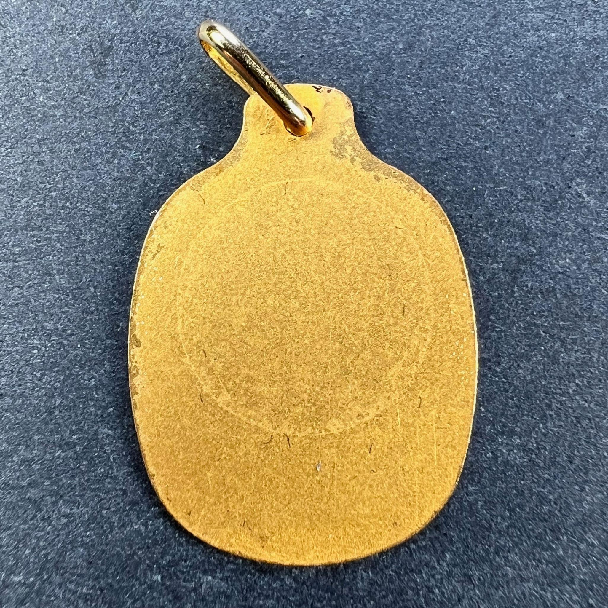 Augis Französischer Saint Christopher 18K Gelbgold Schwarzer Emaille-Medaille-Anhänger im Zustand „Gut“ im Angebot in London, GB