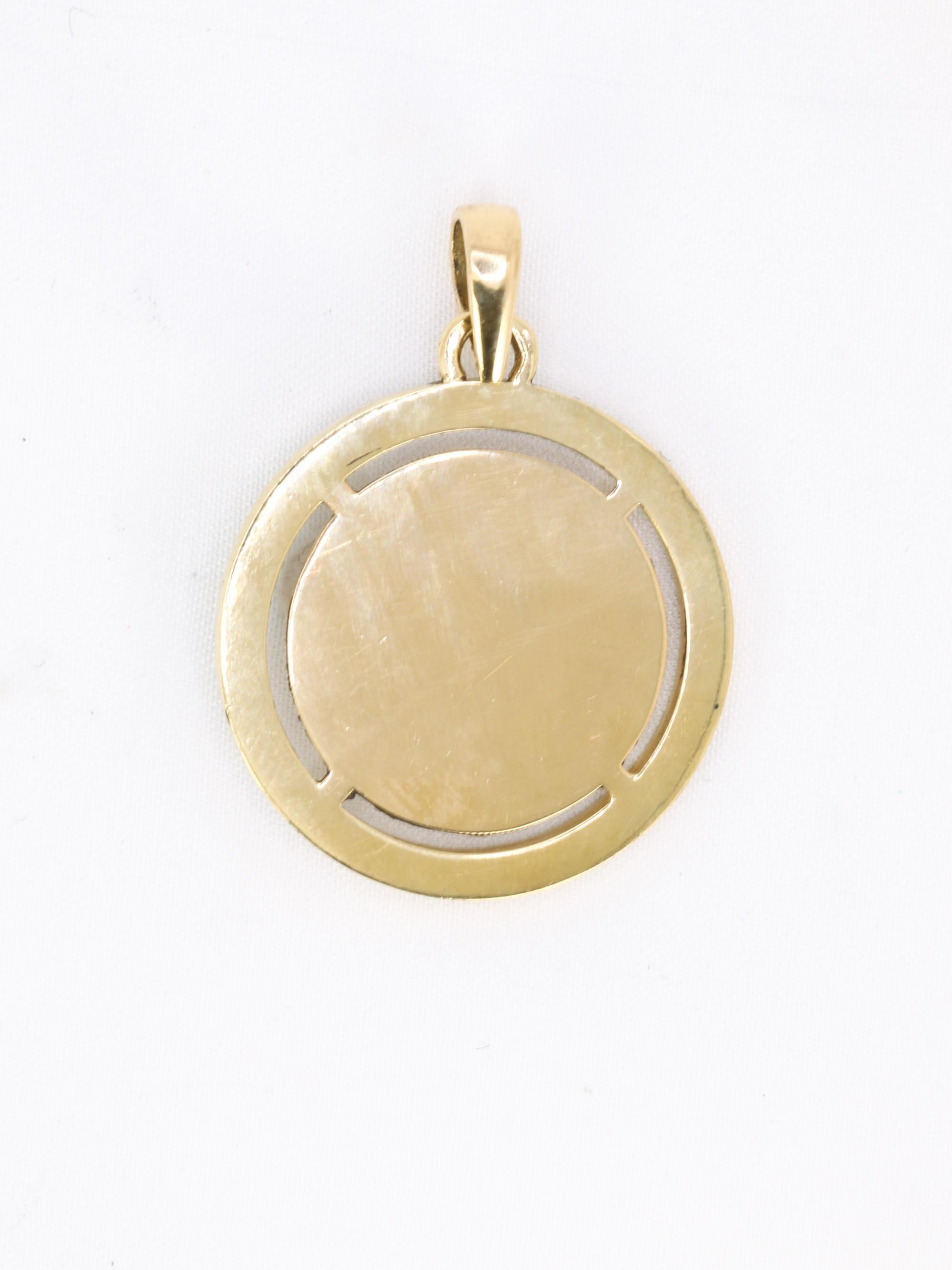 Baguette Cut Augis Love Medal – Plus qu’hier, moins que demain – Yellow Gold with Calibrated For Sale