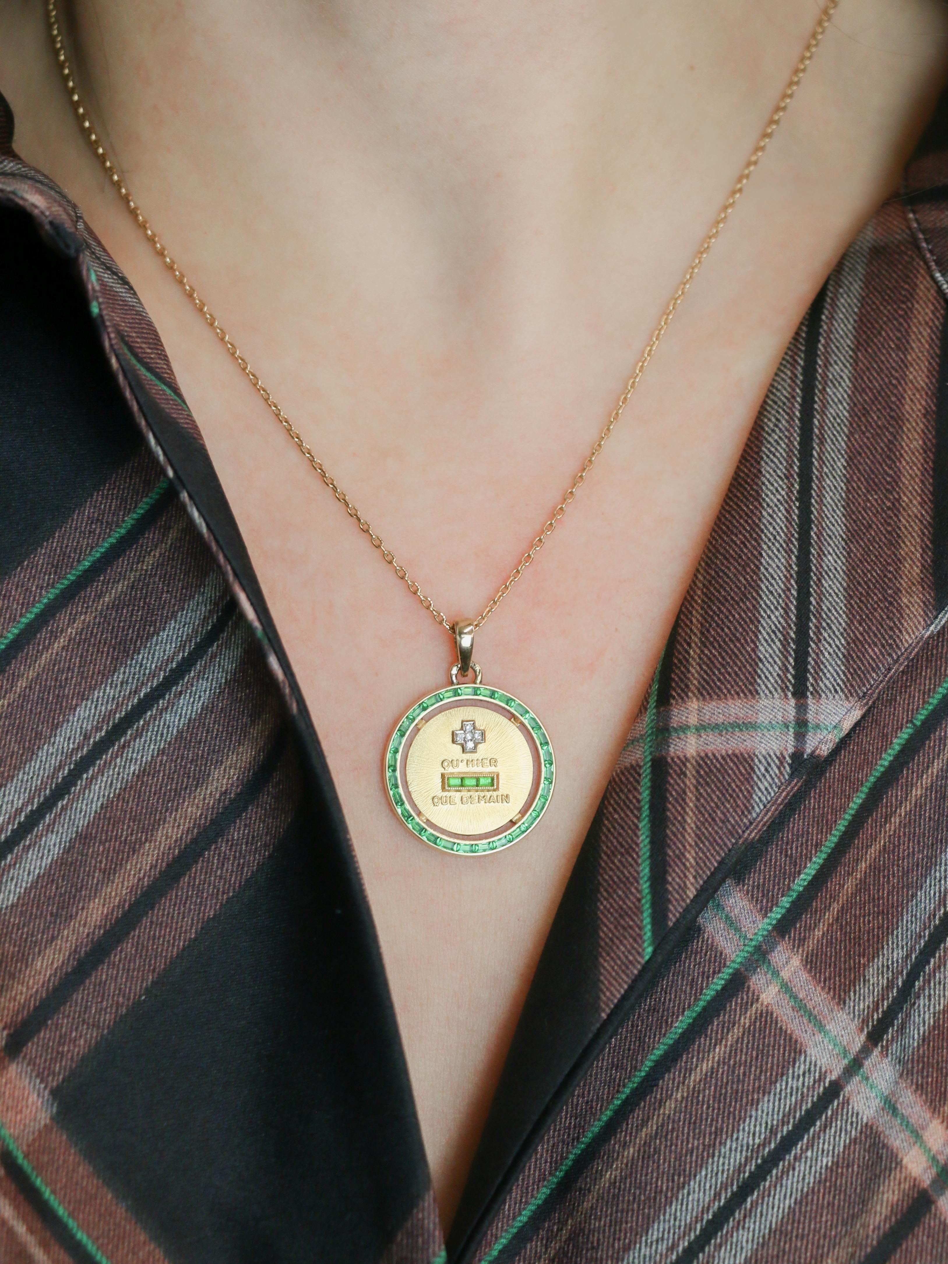Augis Love Medal – Plus qu’hier, moins que demain – Yellow Gold with Calibrated For Sale 1