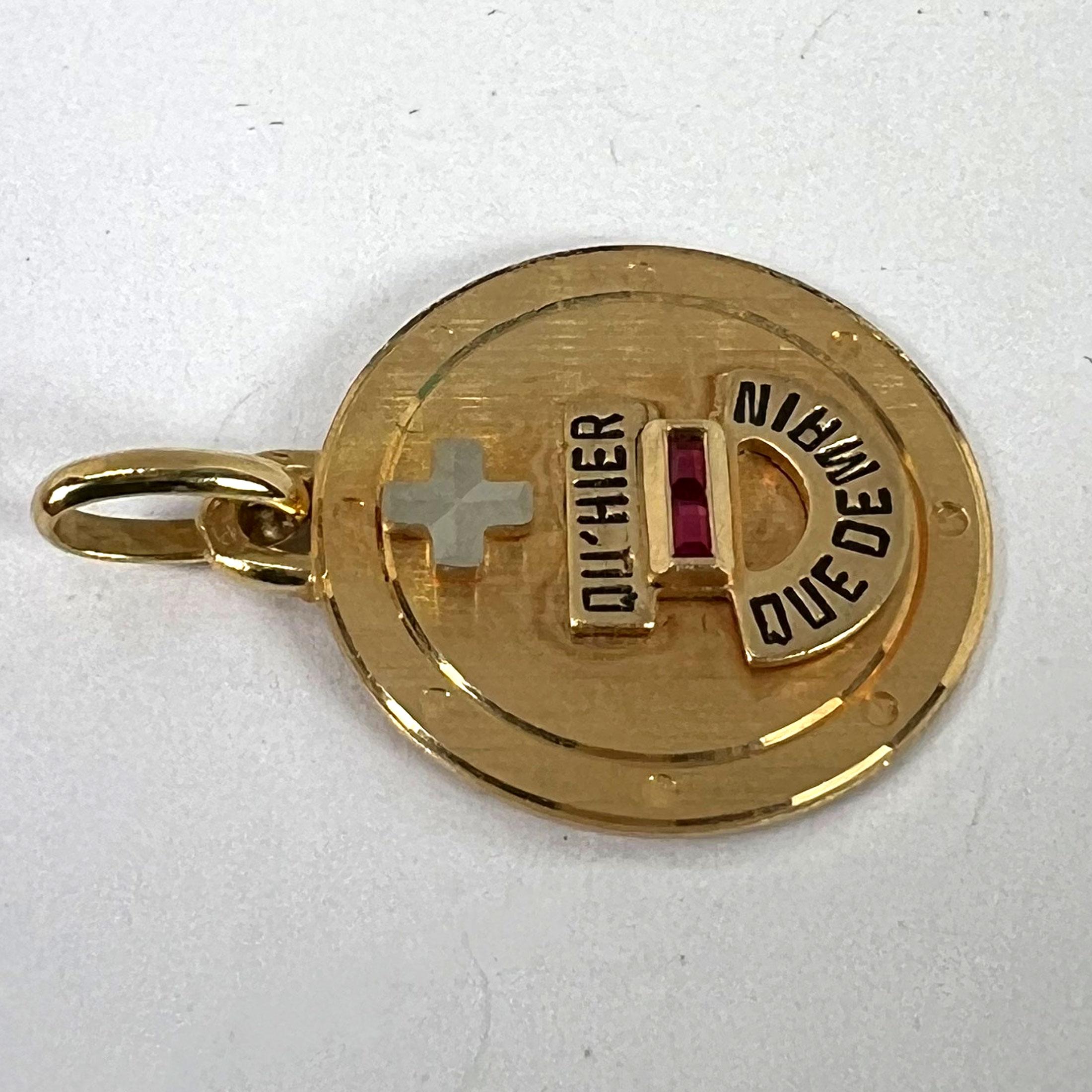 Augis Plus Qu'Hier, ciondolo d'amore in oro giallo e bianco 18 carati con smalto e rubino creato in laboratorio in vendita 9
